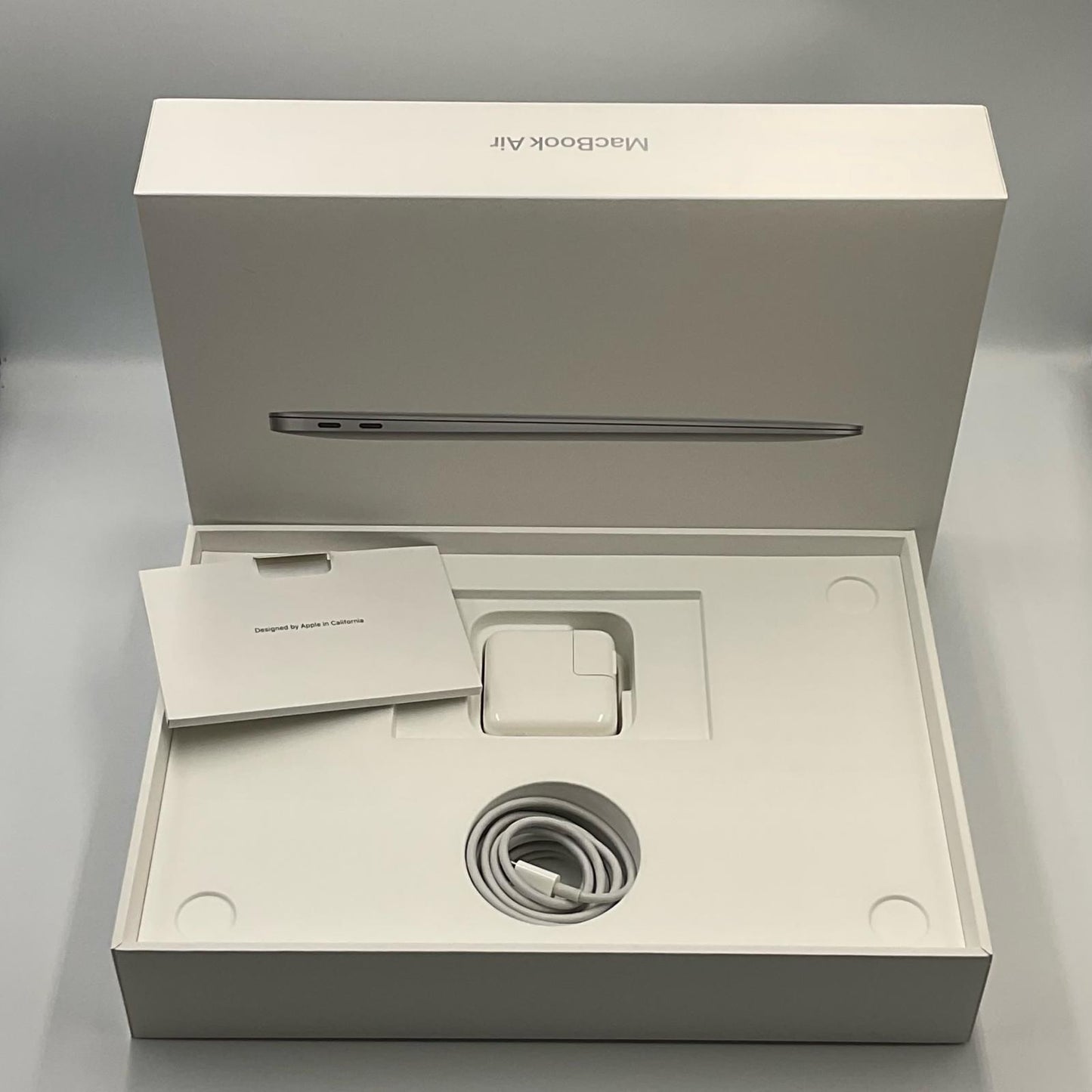【全額返金保証】【最速発送】Apple MacBook Air 13インチ 2020 M1 8GB SSD 256GB シルバー 91.8% 動作確認済