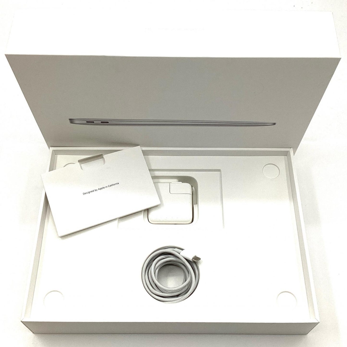 【全額返金保証】【最速発送】Apple MacBook M1, 2020 Air 13インチ 2020 Apple M1 8GB SSD 256GB シルバー 99% 美品 動作確認済