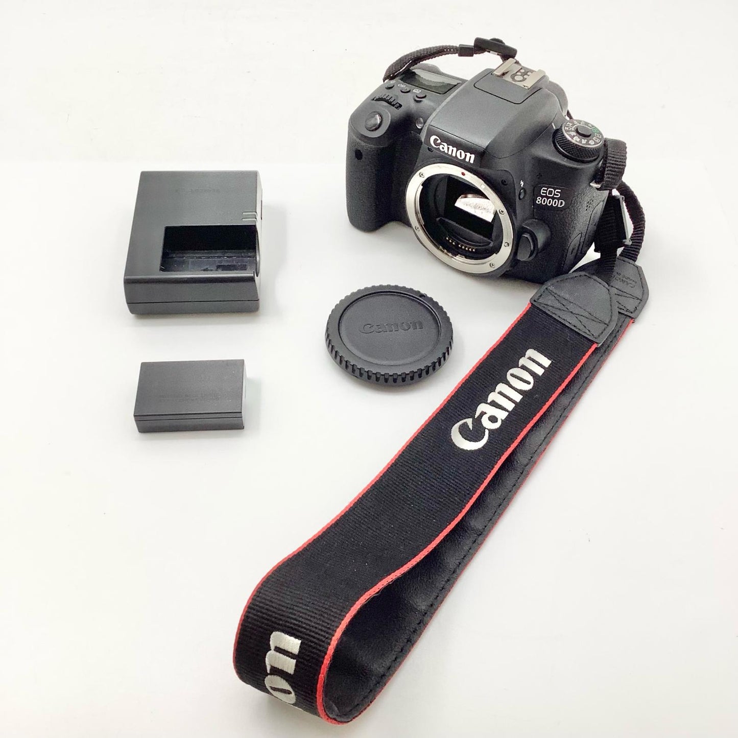 【全額返金保証】【最速発送】Canon デジタル一眼 EOS 8000D ボディ ブラック 動作確認済