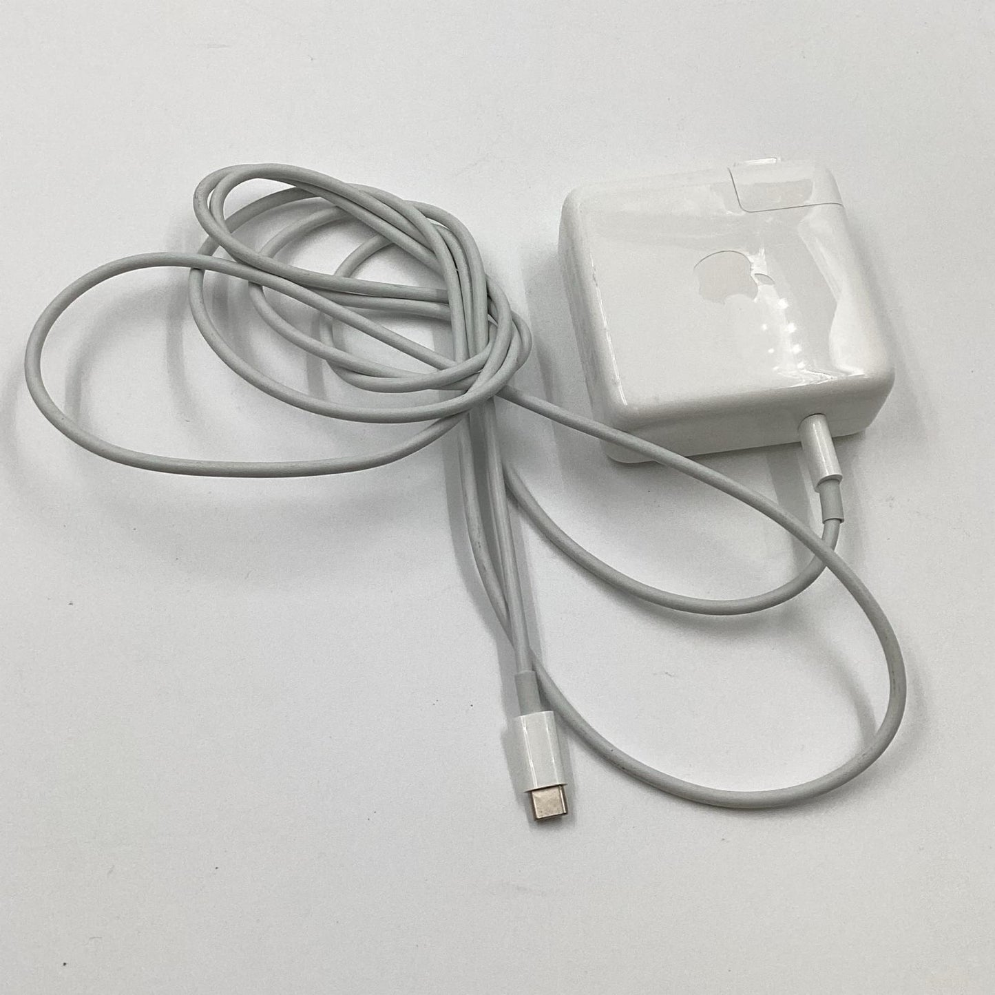 【全額返金保証】【最速発送】Apple MacBook Pro 13.3インチ 2022 Apple M2 16GB SSD 256GB スペースグレイ 96% 美品 動作確認済