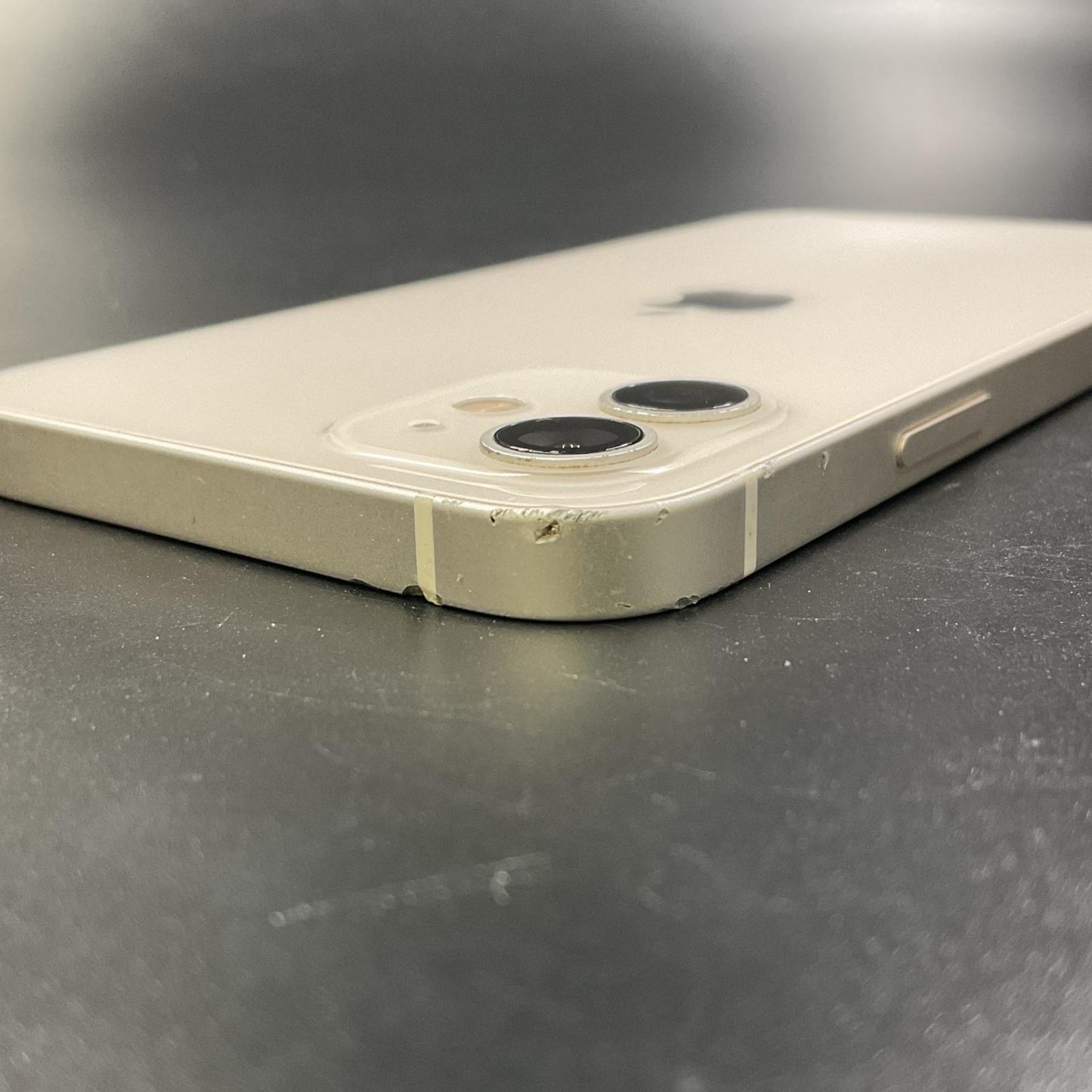【全額返金保証】【最速発送】Apple iPhone iPhone 12 128GB ホワイト docomo 白ロム 動作確認済 74%