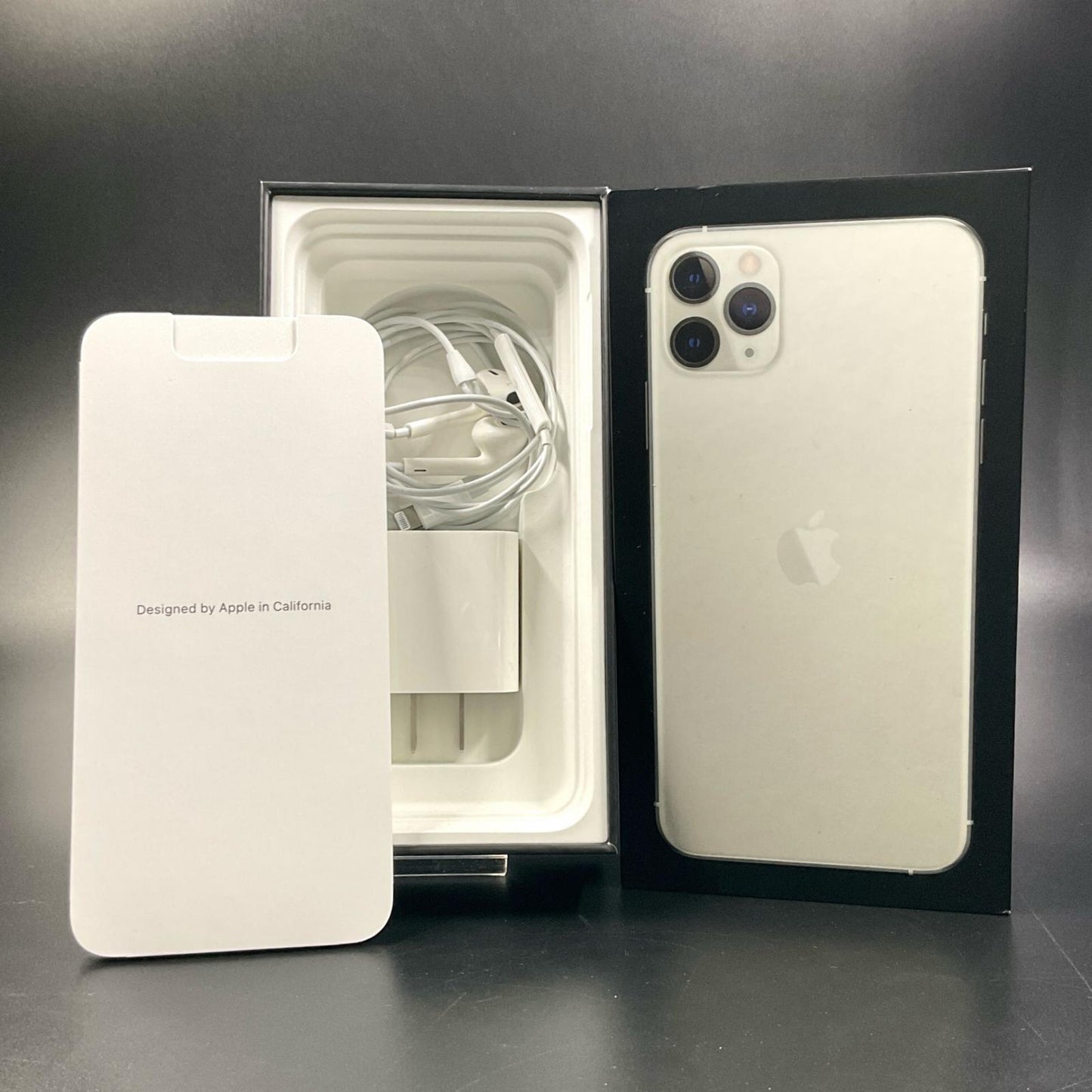 【全額返金保証】【最速発送】Apple iPhone iPhone 11 Pro Max 512GB シルバー SIMフリー 動作確認済 88%