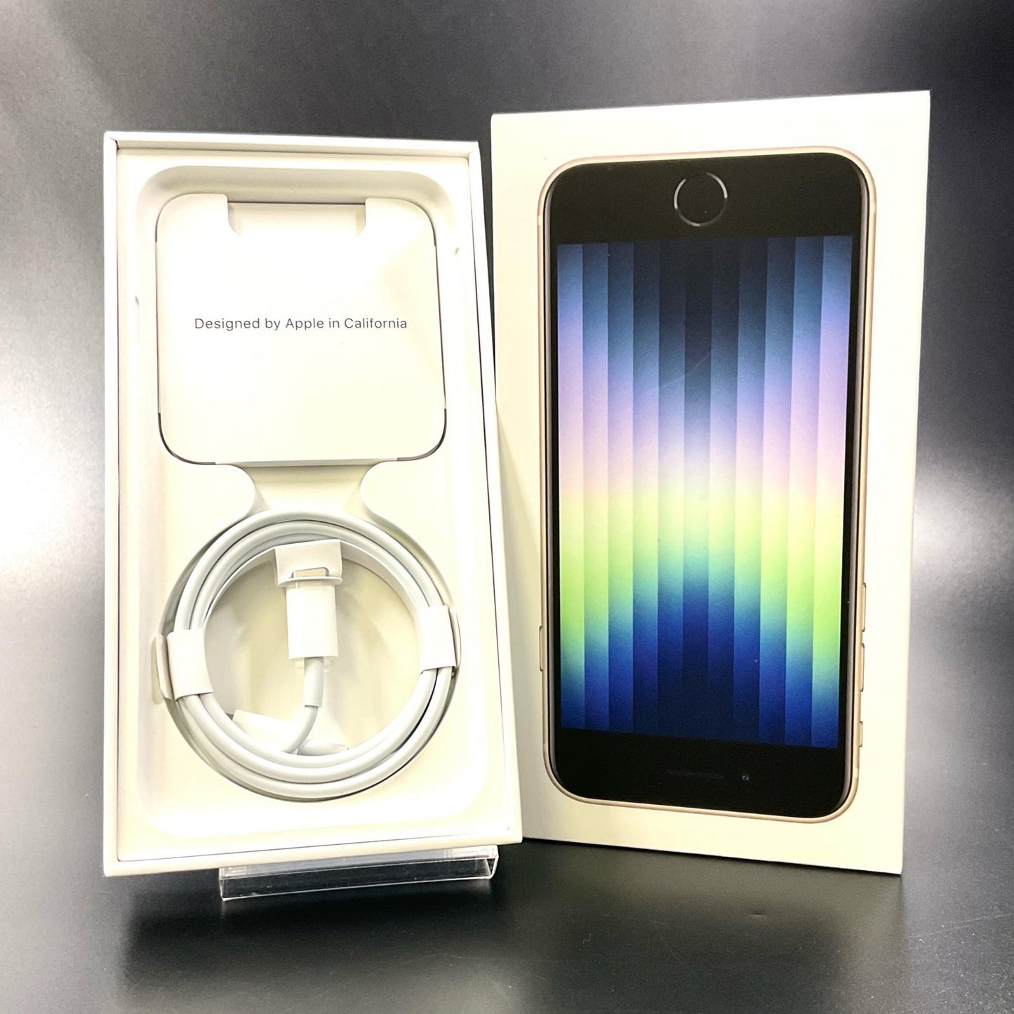 【全額返金保証】【最速発送】Apple iPhone iPhone SE(第3世代) 64GB スターライト au 白ロム 動作確認済 84%