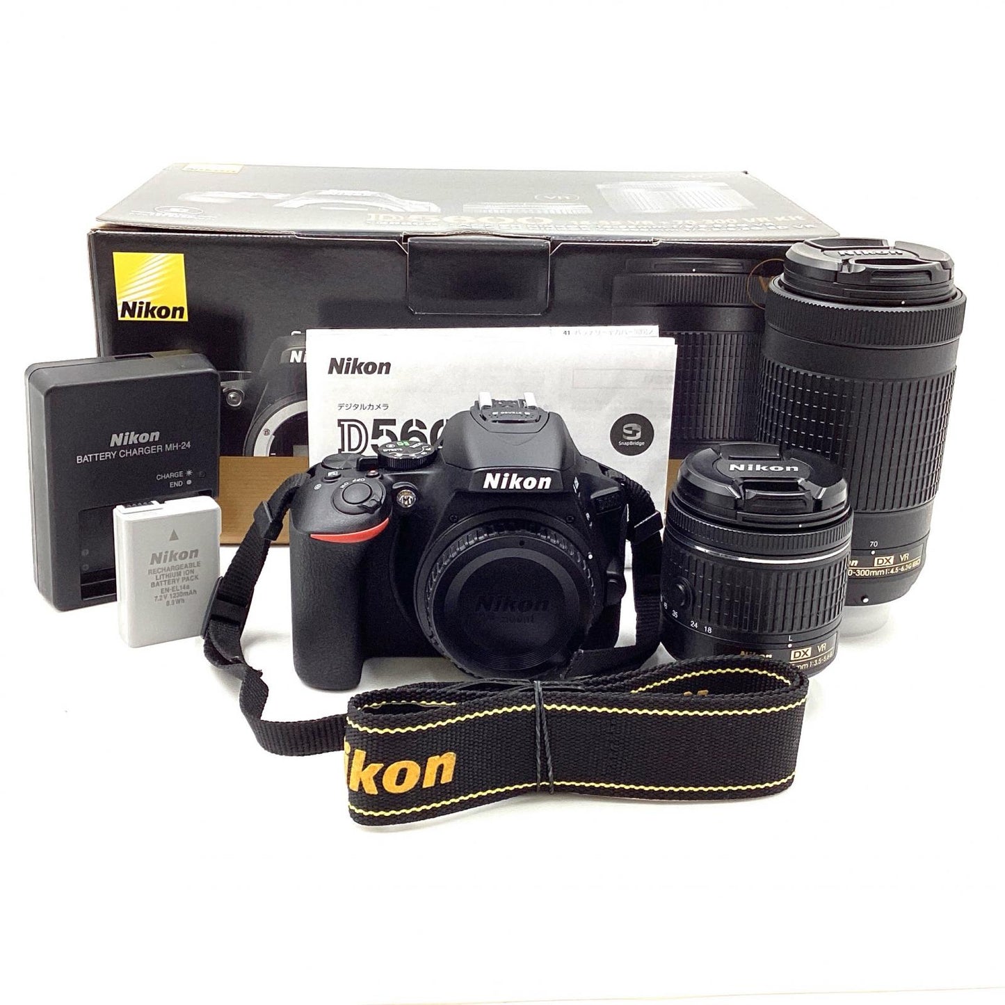 【全額返金保証】【最速発送】Nikon デジタル一眼 D5600 ダブルズームキット ブラック 美品 動作確認済