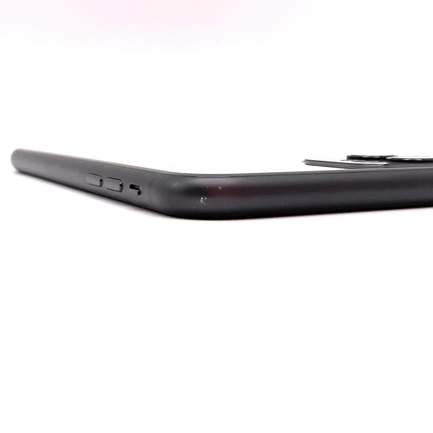 【全額返金保証】【最速発送】Apple iPhone iPhone 11 64GB ブラック docomo 白ロム 動作確認済 81%