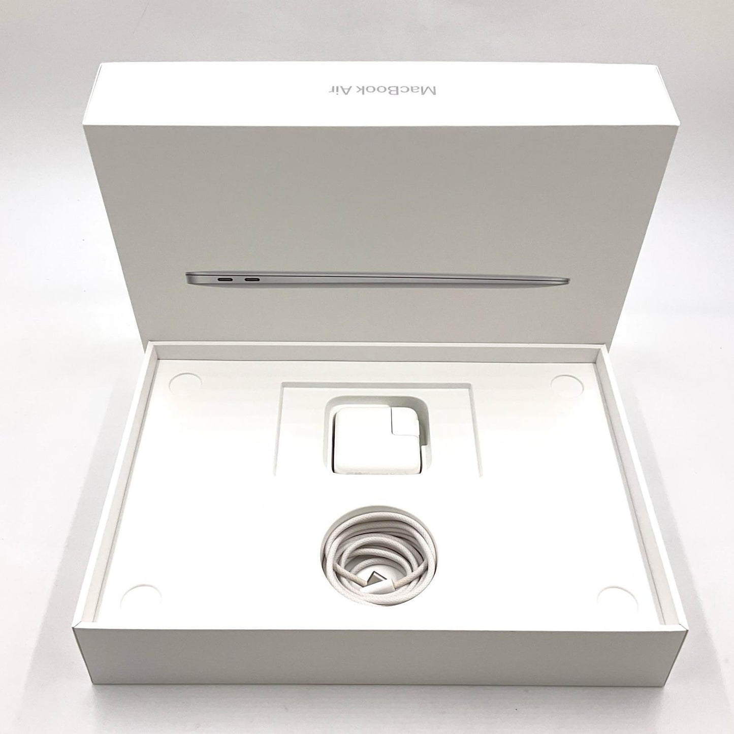 【全額返金保証】【最速発送】Apple MacBook Air 13.6インチ 2024 Apple M3 8GB SSD 256GB スターライト 100% 美品 動作確認済