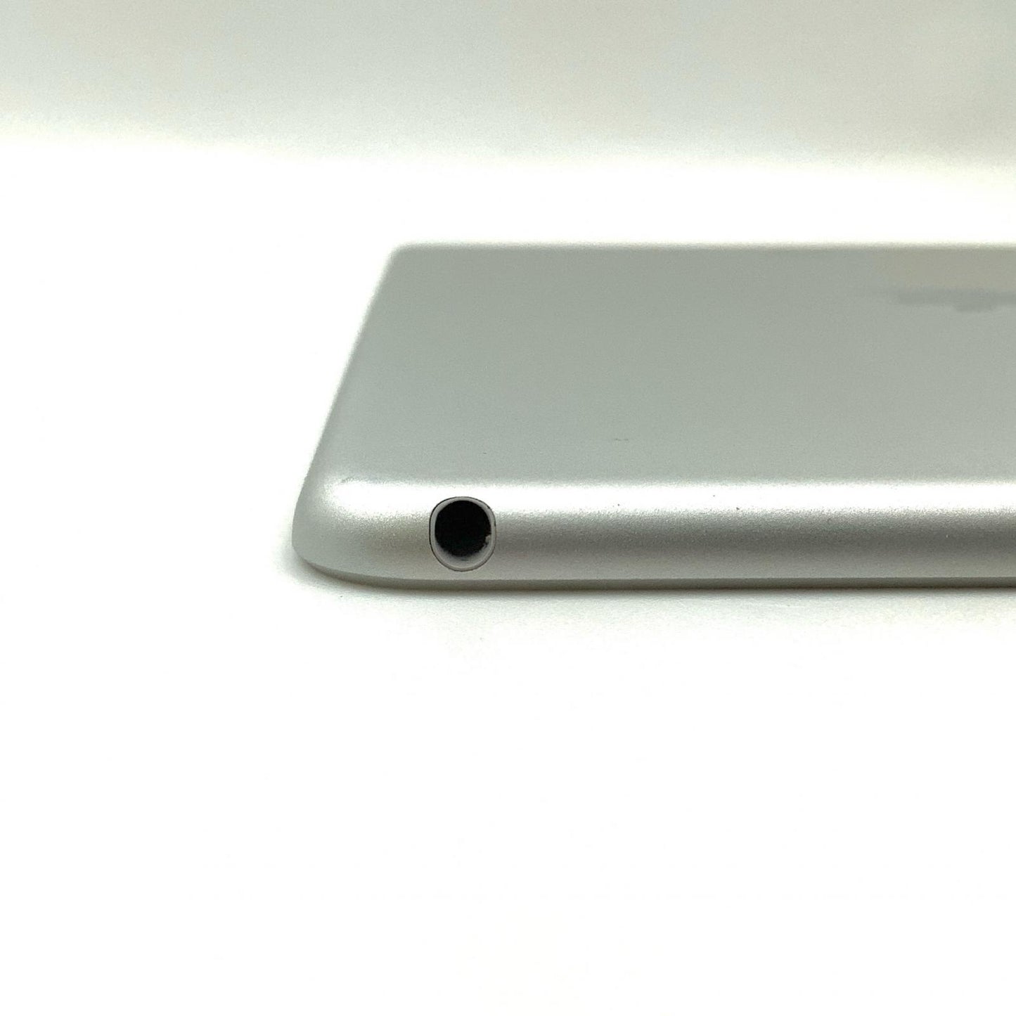 【全額返金保証】【最速発送】Apple iPad Air 10.5インチ 第3世代 64GB シルバー Wi-Fi 動作確認済