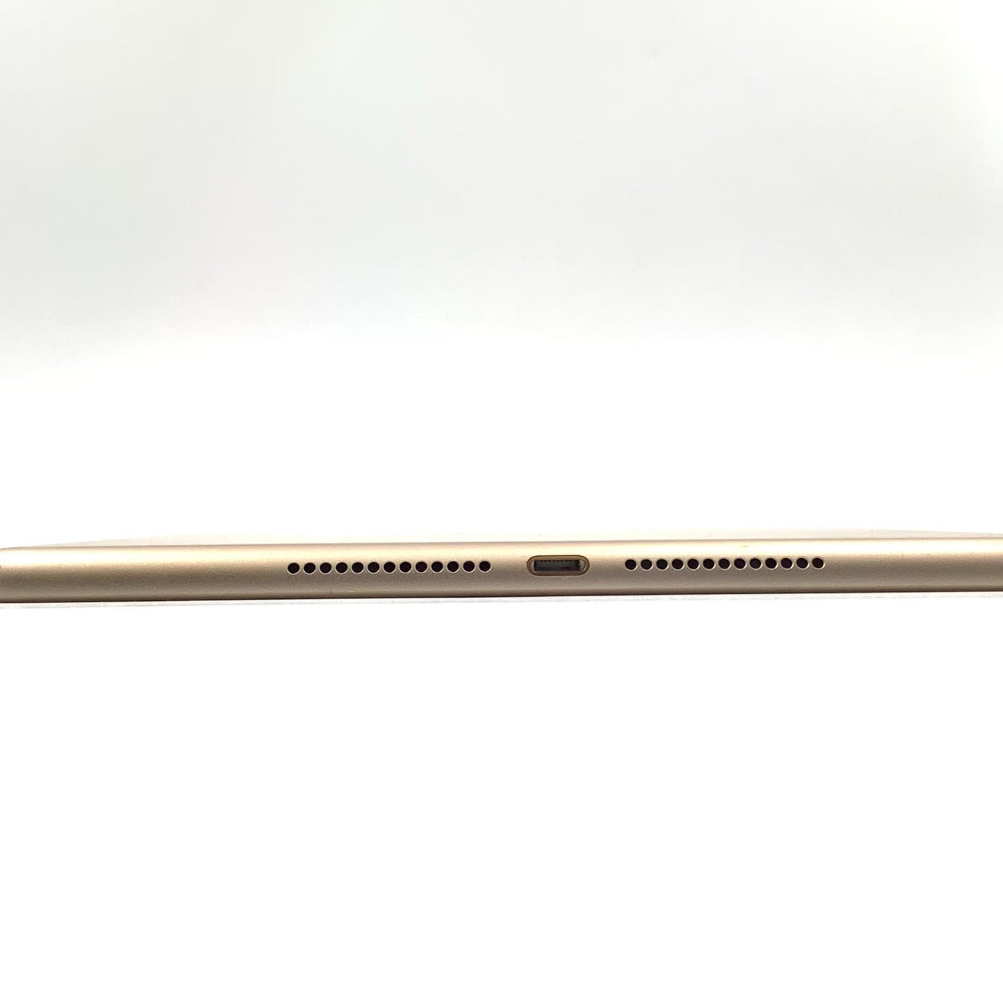 【全額返金保証】【最速発送】Apple iPad iPad 9.7インチ 第5世代 32GB ゴールド WiFi+Cellular docomo 白ロム 動作確認済