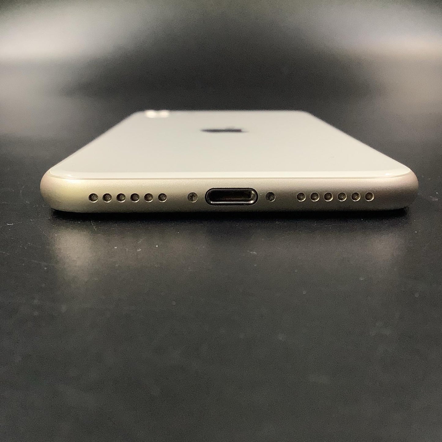 【全額返金保証】【最速発送】Apple iPhone iPhone SE(第3世代) 64GB スターライト SIMフリー 動作確認済 87%