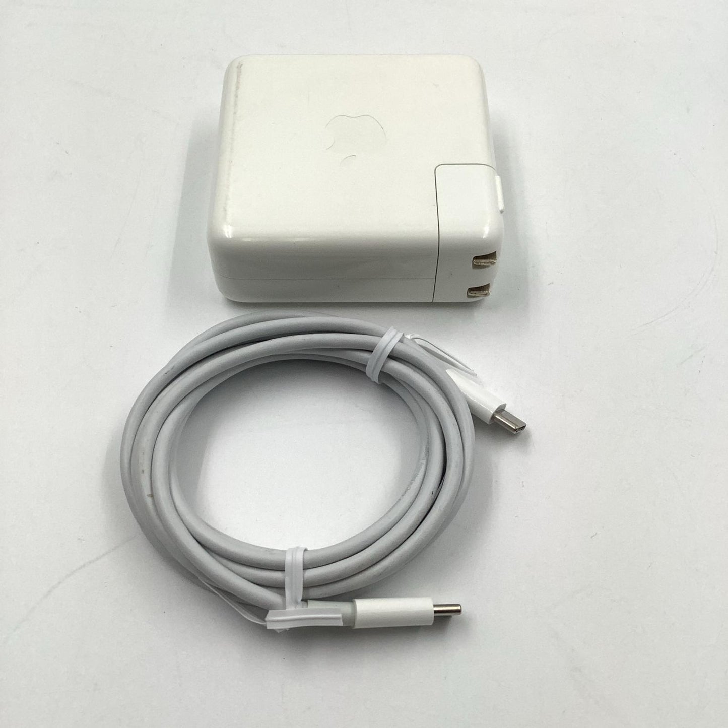 【全額返金保証】【最速発送】Apple MacBook Pro 16インチ 2019 2.6GHz 6コア Intel Core i7 16GB SSD 512GB シルバー 84.2% 動作確認済