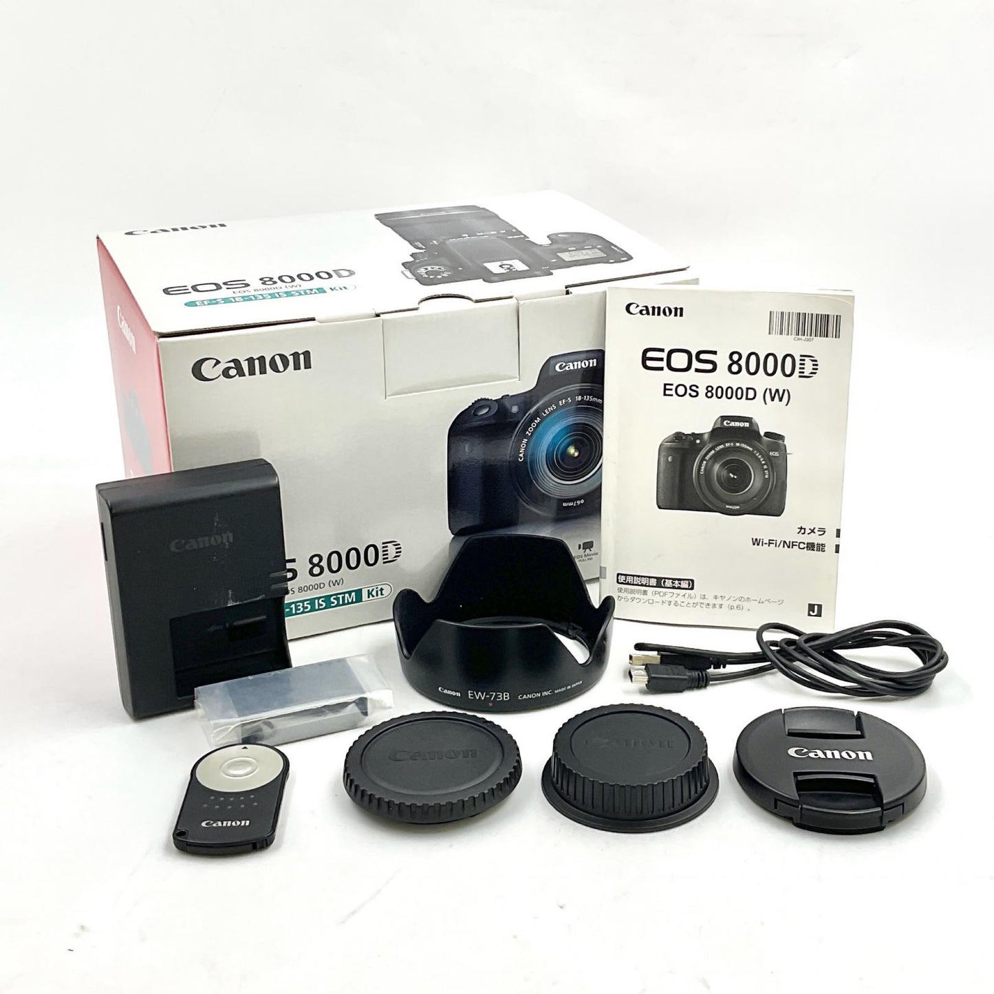 【全額返金保証】【最速発送】Canon デジタル一眼 EOS 8000D EF-S18-135 IS STM レンズキット ブラック 美品 動作確認済