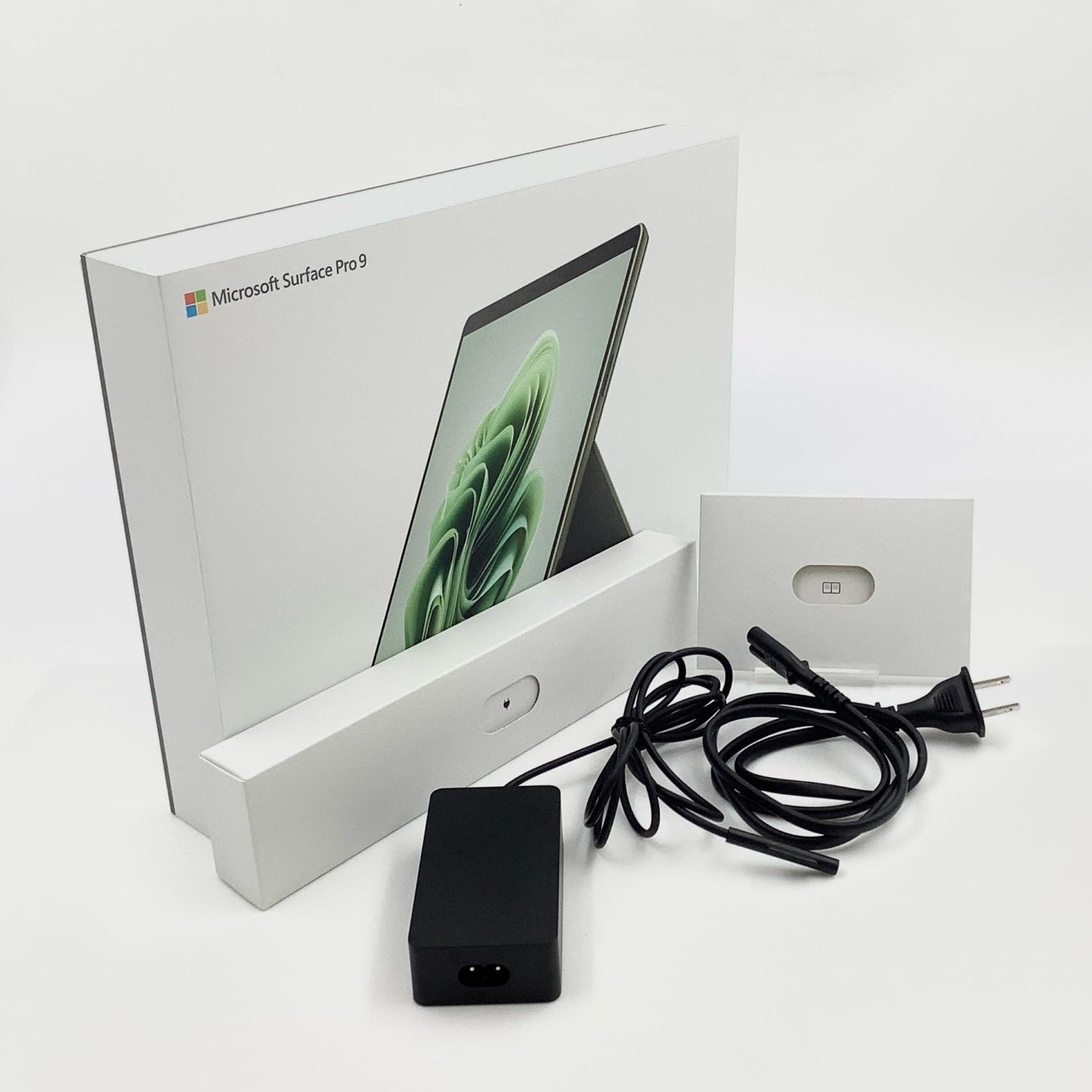【全額返金保証】【最速発送】Microsoft Surface Pro 9 QEZ-00062 12th Gen Intel Core i5-1235U 8GB SSD 256GB 91% 美品 動作確認済