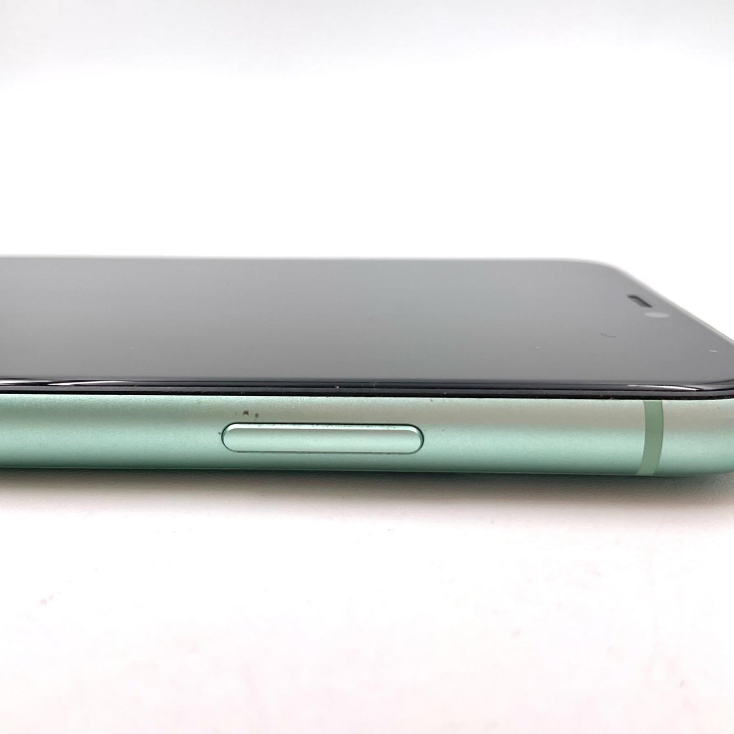 【全額返金保証】【最速発送】Apple iPhone iPhone 11 128GB グリーン Softbank 白ロム 動作確認済 82%