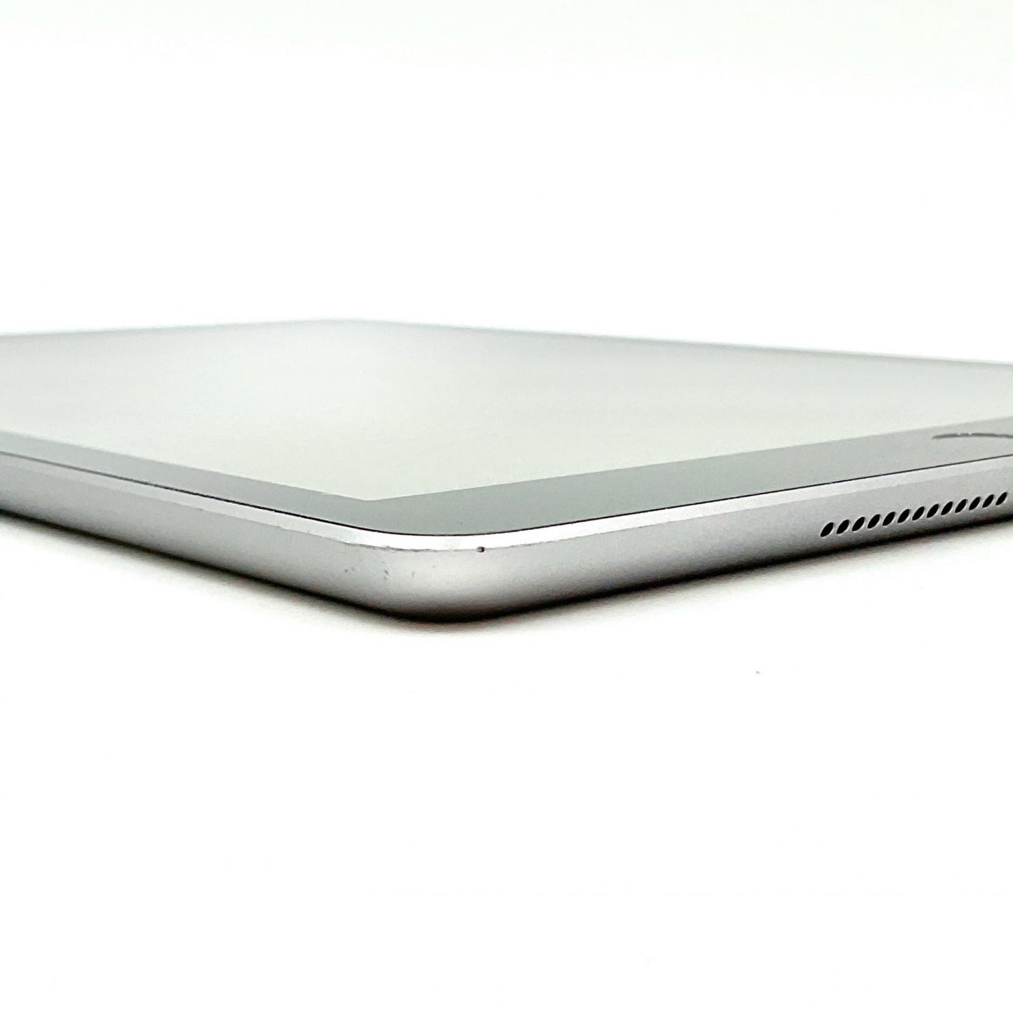 【全額返金保証】【最速発送】Apple iPad iPad 9.7インチ 第6世代 32GB スペースグレイ Wi-Fi 動作確認済