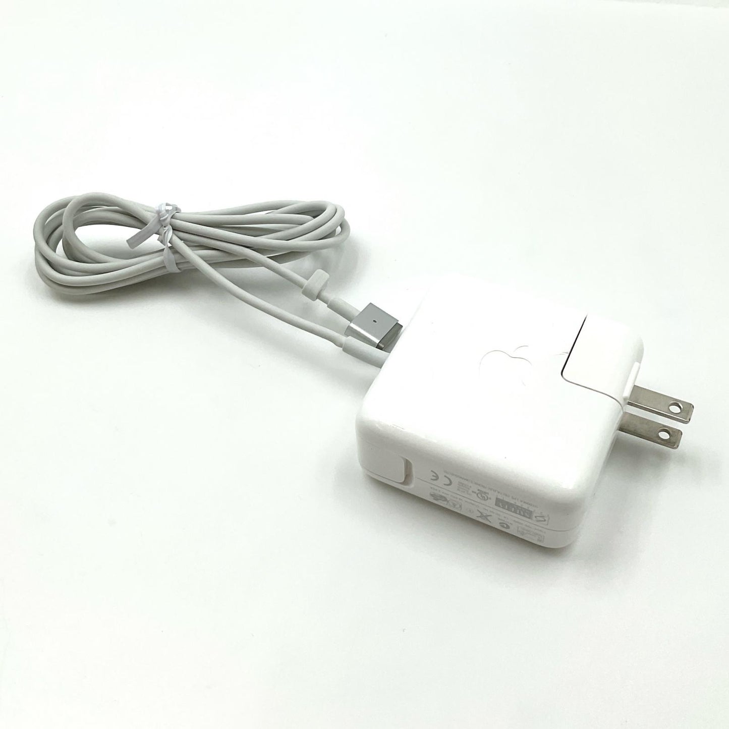 【全額返金保証】【最速発送】Apple MacBook Air 11.6インチ 2014 Intel Core i5 1.4GHz 4GB SSD 128GB シルバー 90.9% 動作確認済