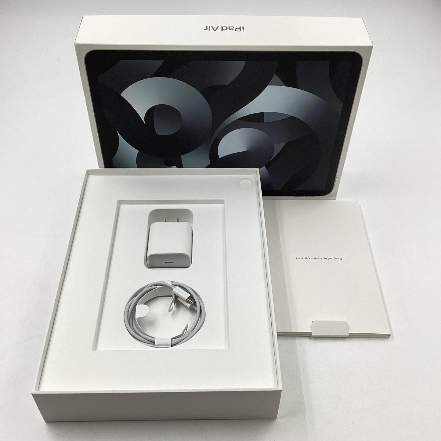 【全額返金保証】【最速発送】Apple iPad Air 10.9インチ 第5世代 256GB スペースグレイ Wi-Fi 超美品 動作確認済