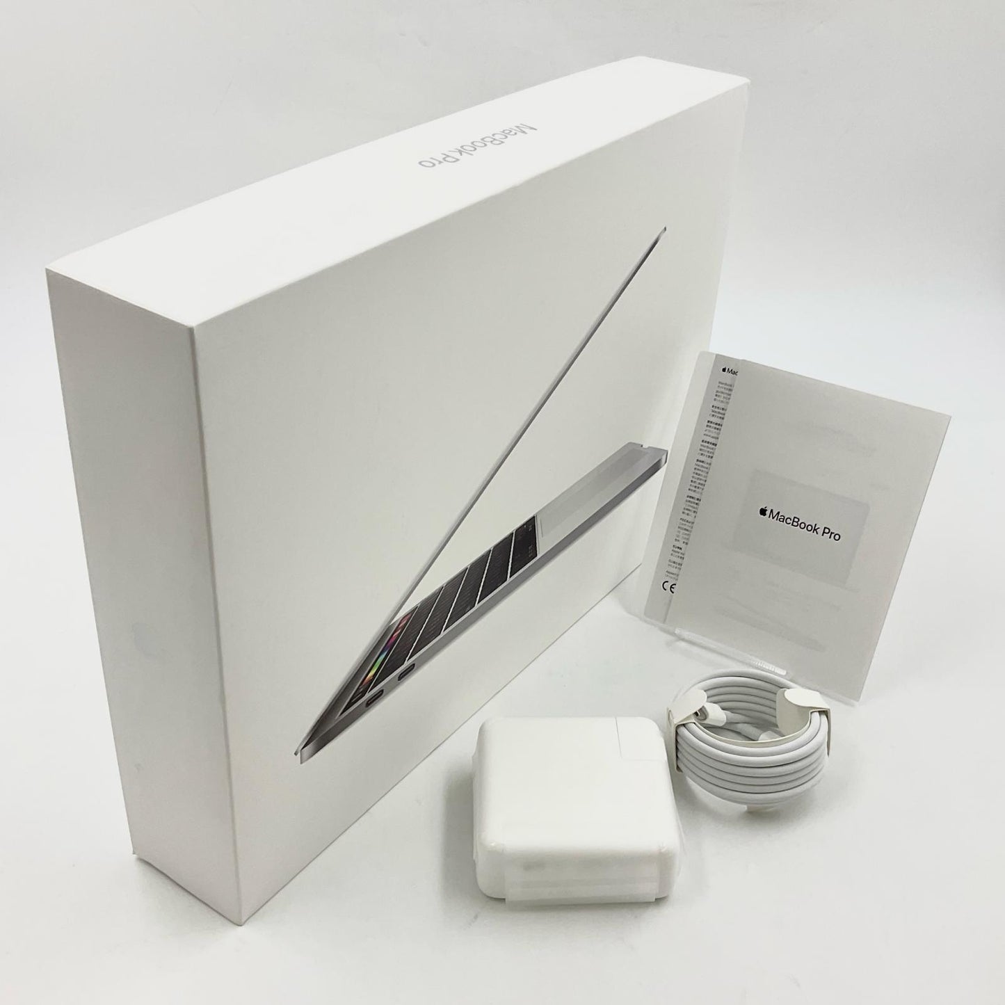 【全額返金保証】【最速発送】Apple MacBook Pro 13.3インチ 2019 1.4 GHz クアッドコア Intel Core i5 8GB SSD 256GB シルバー 動作確認済