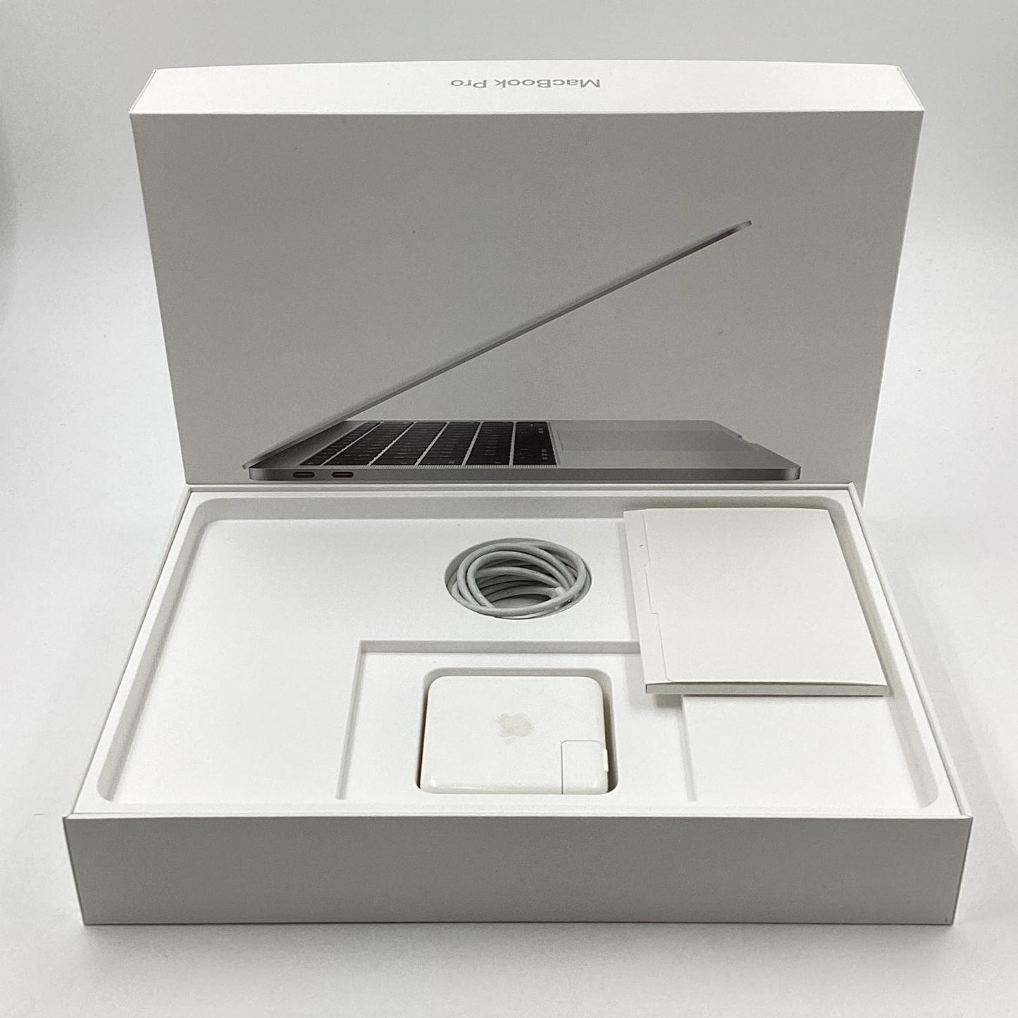 【全額返金保証】【最速発送】Apple MacBook Pro 13.3インチ 2017 2.3GHz デュアルコア Intel Core i5 8GB SSD 256GB シルバー 90.4% 動作確認済