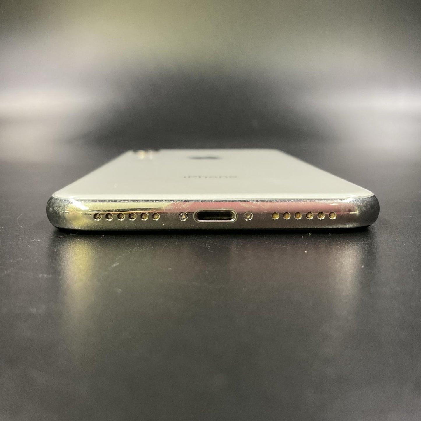 【最速発送】Apple iPhone iPhone X 256GB シルバー docomo 白ロム【難有】 82%