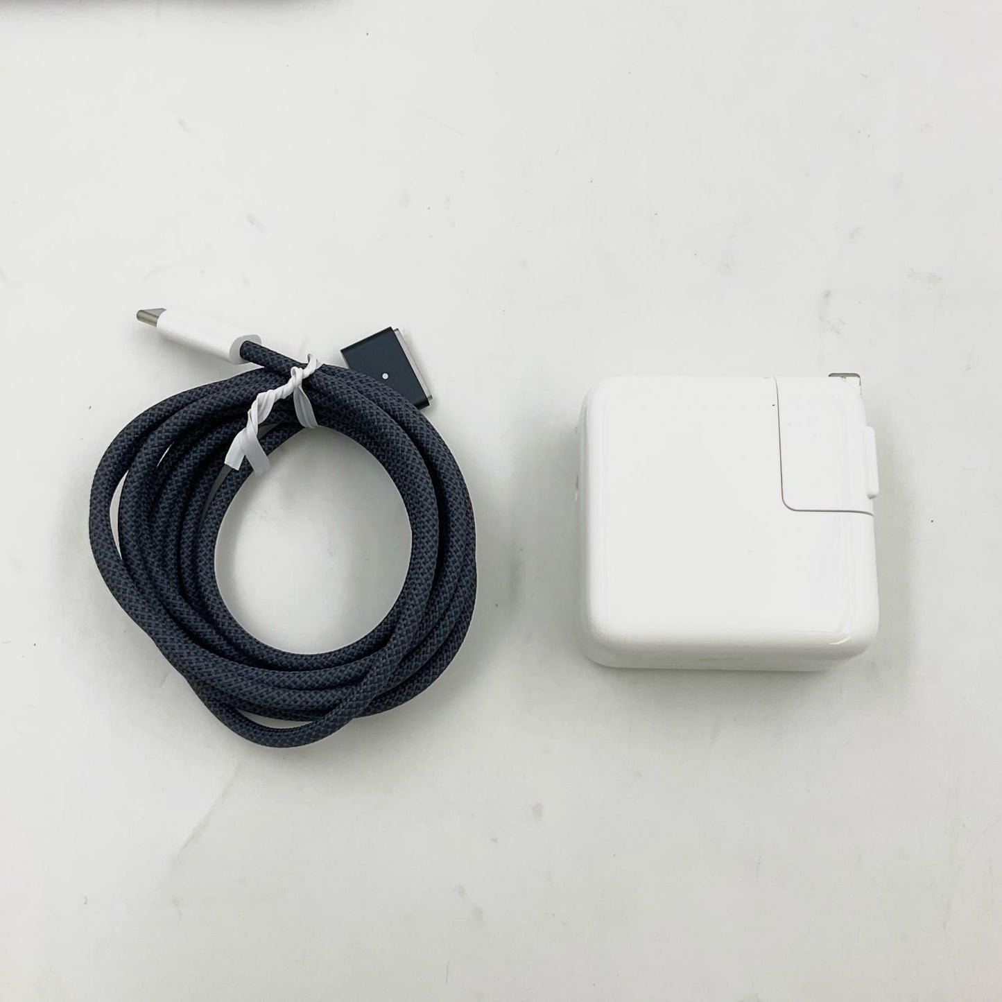 【全額返金保証】【最速発送】Apple MacBook Air 13インチ 2025 Apple M4 16GB SSD 256GB ミッドナイト 100% 超美品 動作確認済