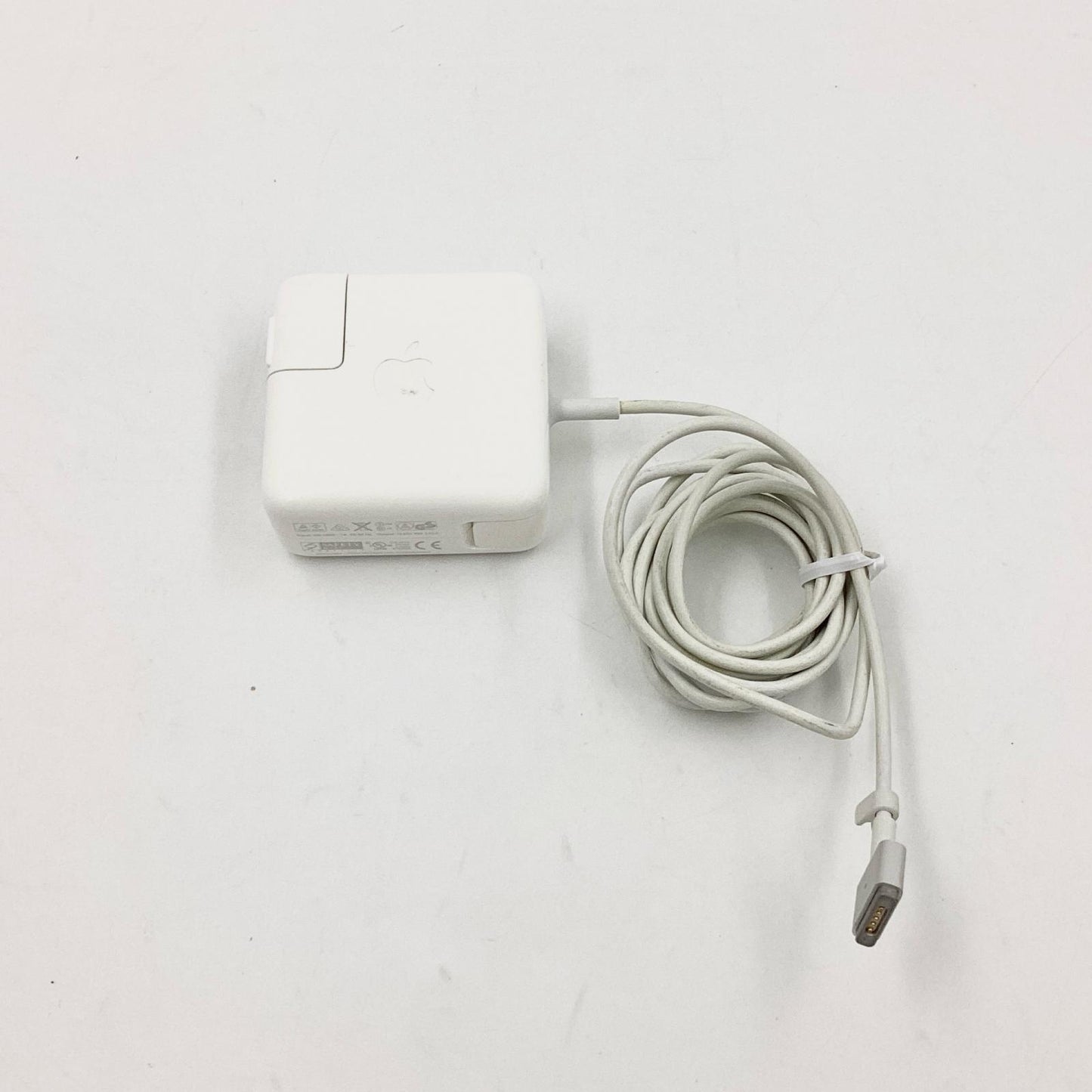 【全額返金保証】【最速発送】Apple MacBook Air 13.3インチ 2017 1.8 GHz デュアルコア Intel Core i5 8GB SSD 128GB シルバー 90.2% 美品 動作確認済