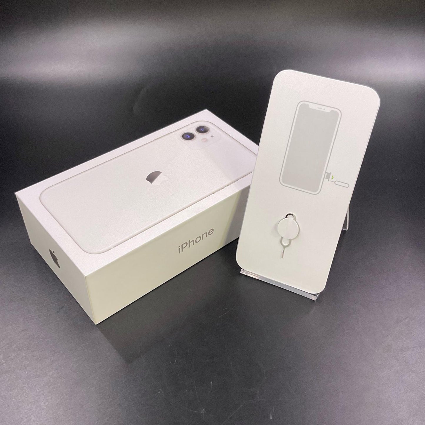 【全額返金保証】【最速発送】Apple iPhone iPhone 11 128GB ホワイト docomo 白ロム 動作確認済 80%