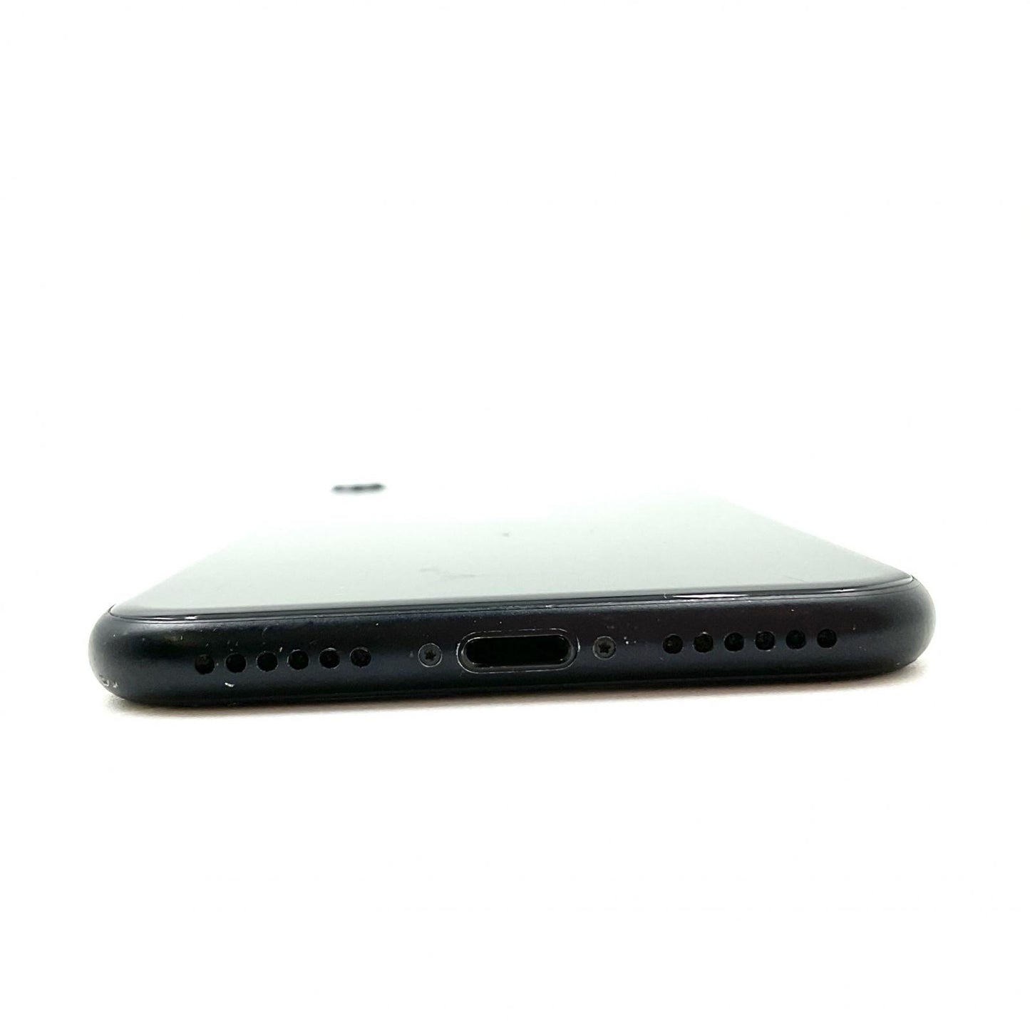 【全額返金保証】【最速発送】Apple iPhone iPhone SE(第2世代) 128GB ブラック docomo 白ロム 動作確認済 77%
