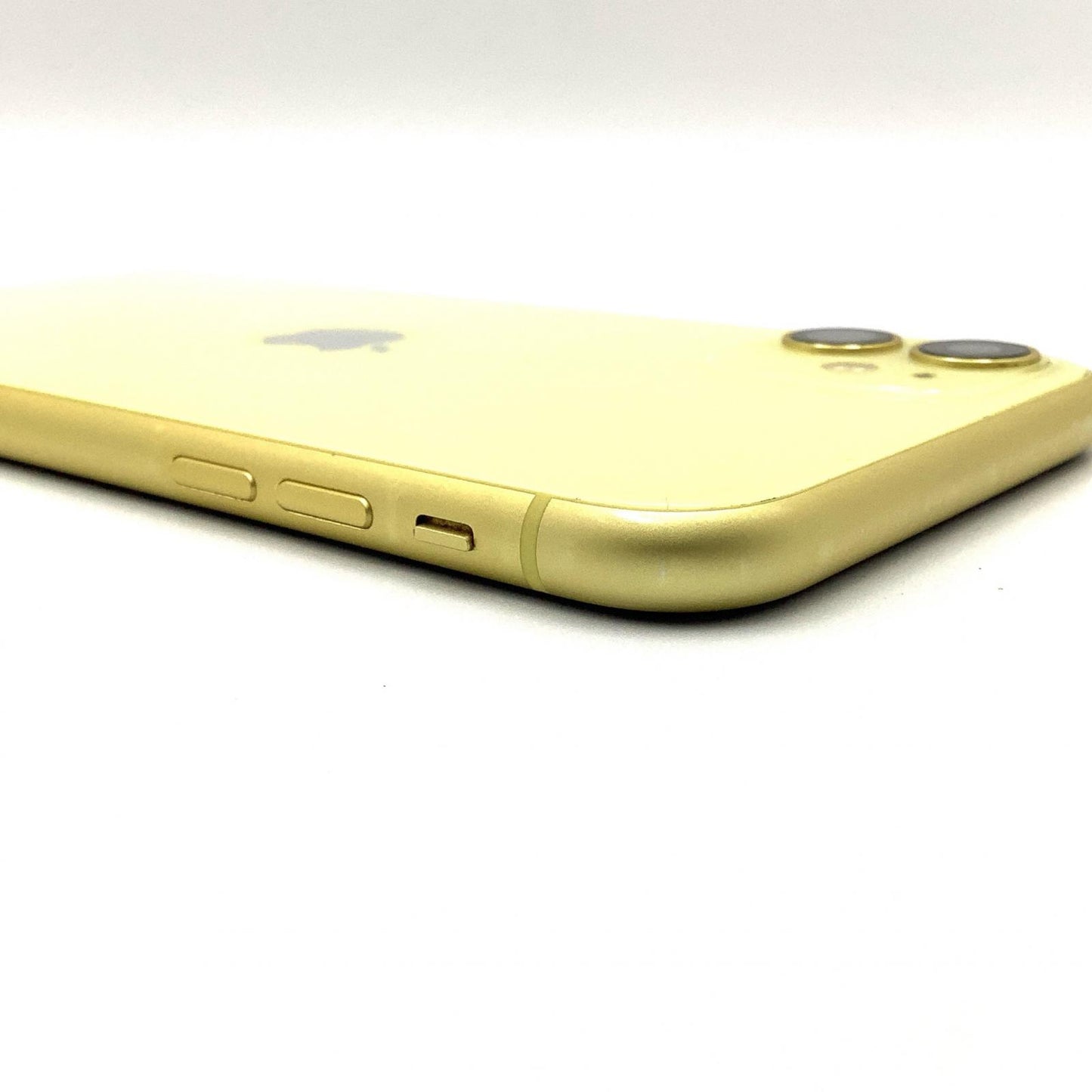 【全額返金保証】【最速発送】Apple iPhone iPhone 11 128GB イエロー au 白ロム 動作確認済 75%
