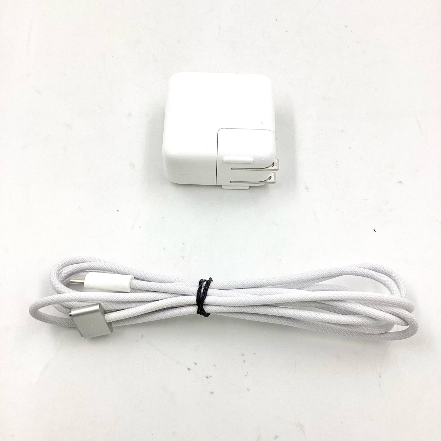 【全額返金保証】【最速発送】Apple MacBook Air 13インチ 2025 Apple M4 16GB SSD 256GB シルバー 100% 美品 動作確認済