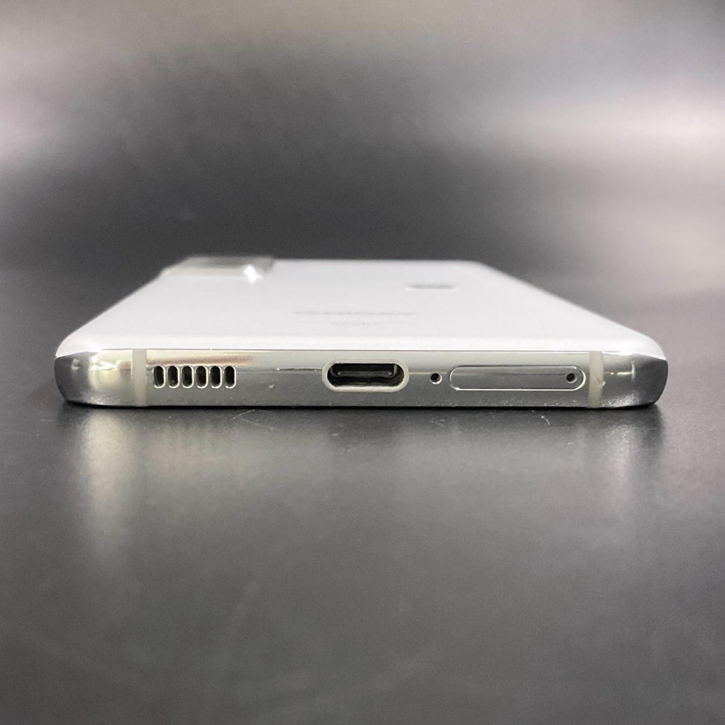 【全額返金保証】【最速発送】SAMSUNG Galaxy S21 5G ファントムシルバー au 白ロム 動作確認済