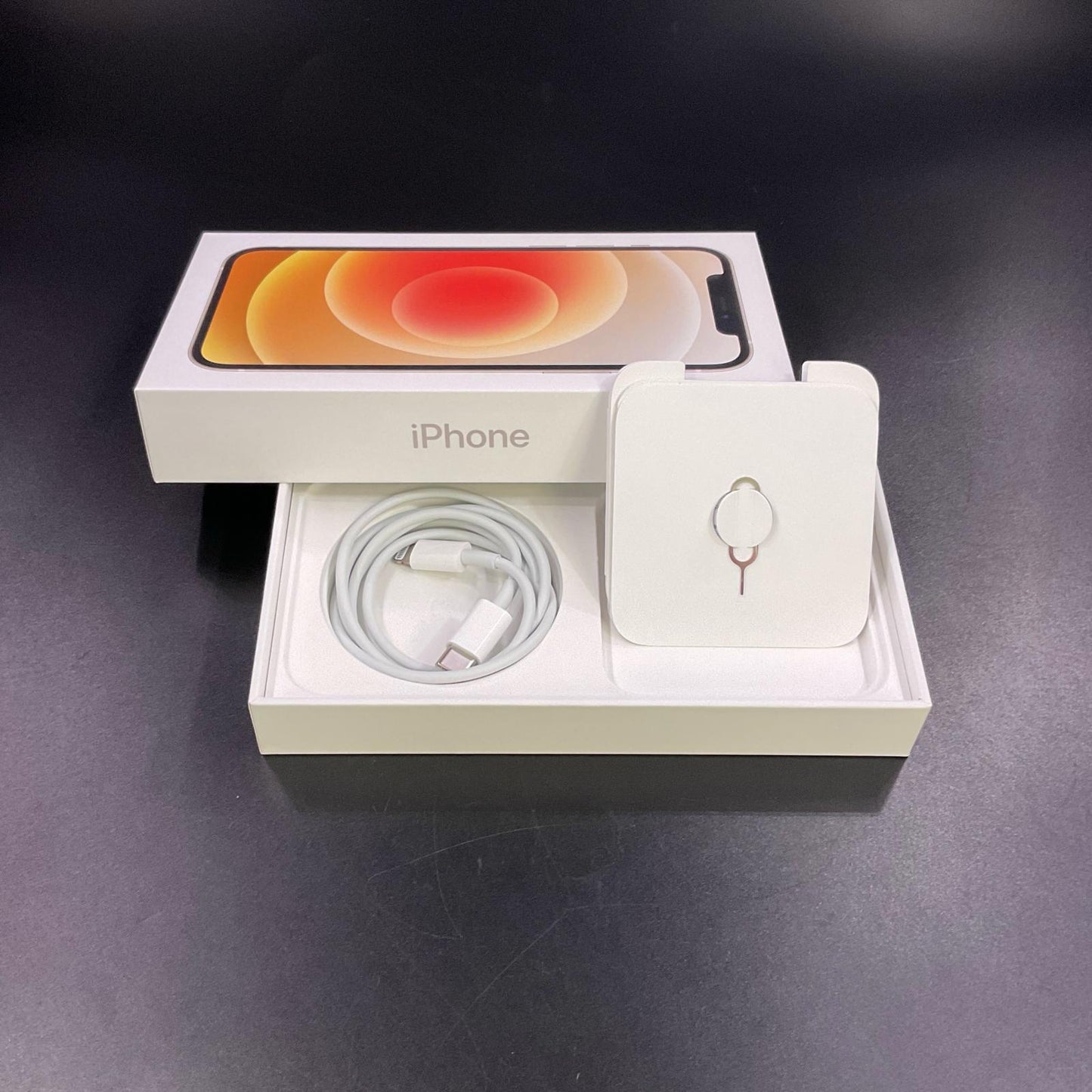 【全額返金保証】【最速発送】Apple iPhone iPhone 12 64GB ホワイト docomo 白ロム 動作確認済 80%