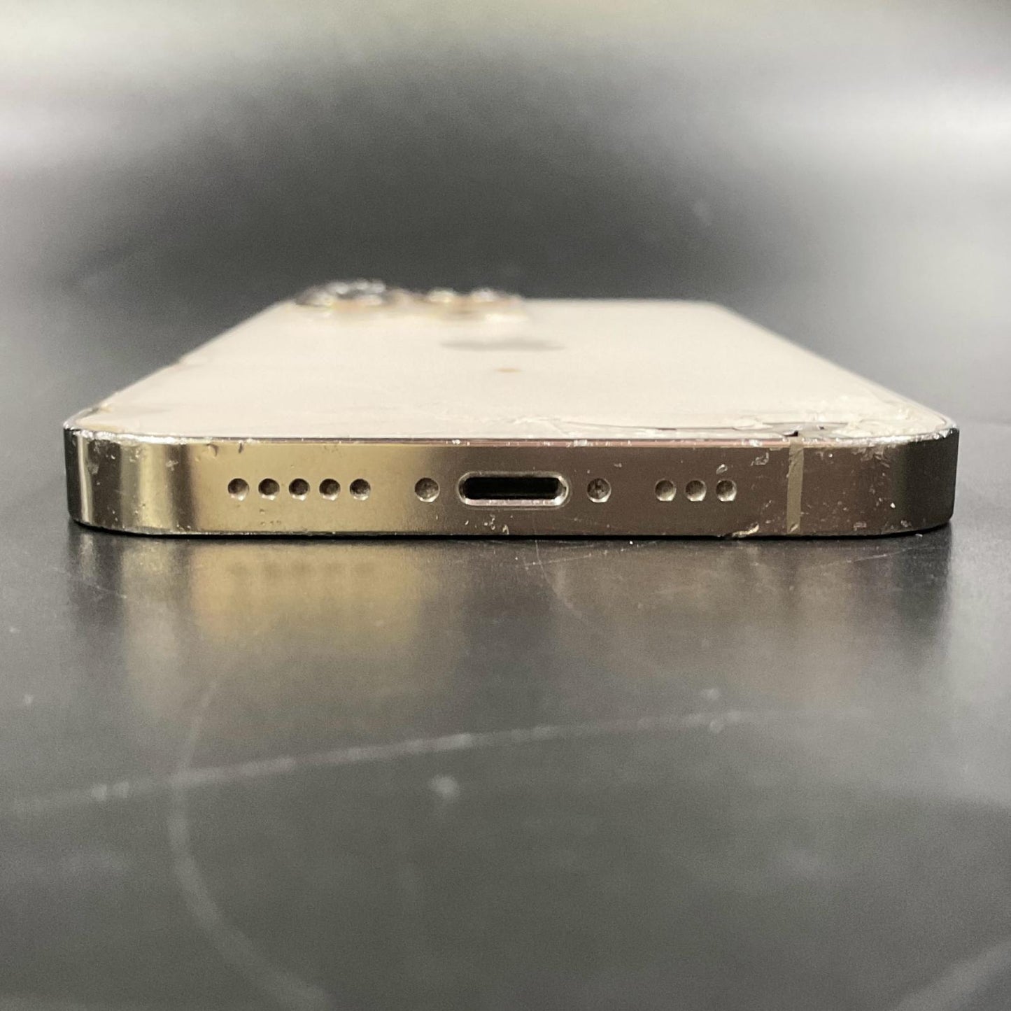 【最速発送】Apple iPhone iPhone 13 Pro 256GB ゴールド au 白ロム【難有】 76%