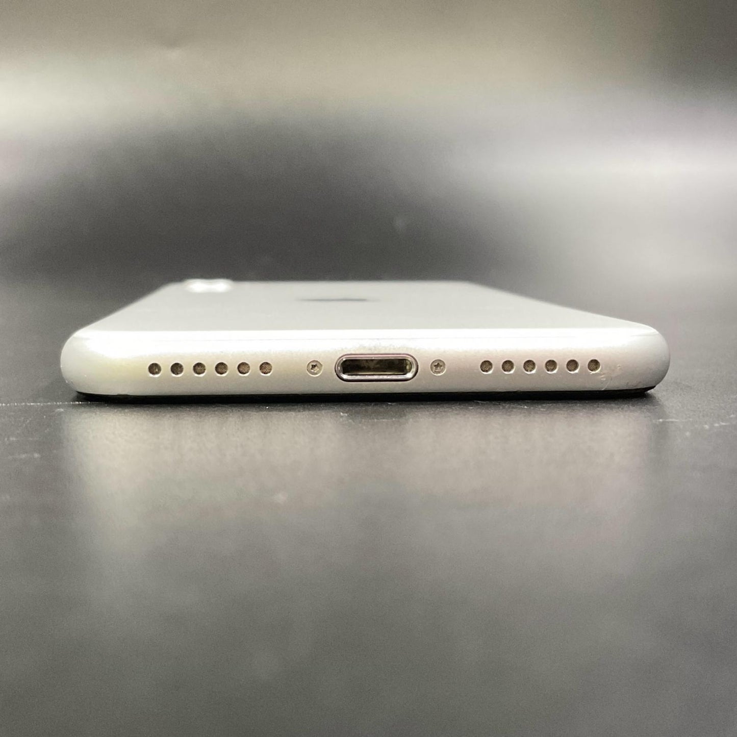 【全額返金保証】【最速発送】Apple iPhone iPhone SE(第2世代) 128GB ホワイト SIMフリー 白ロム 動作確認済 73%