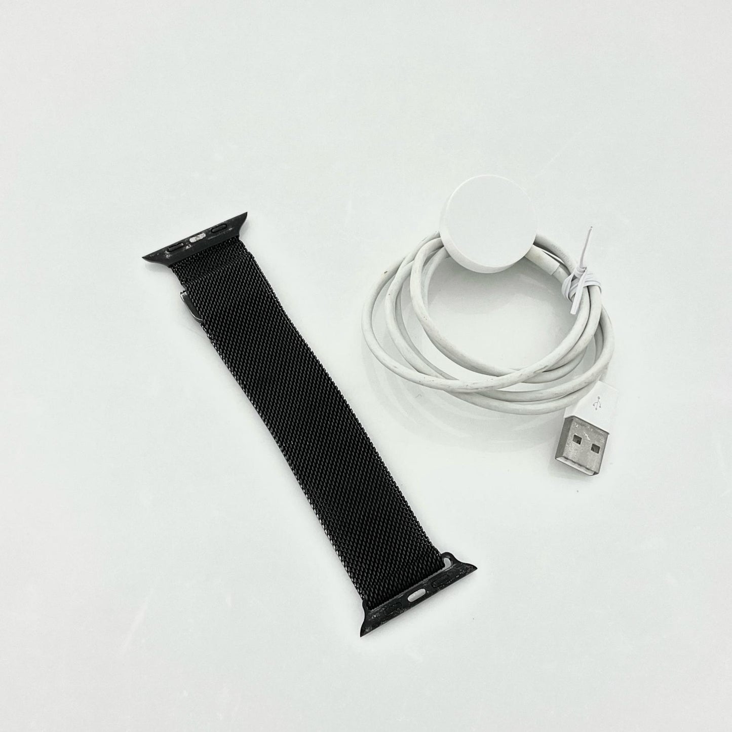 【全額返金保証】【最速発送】Apple Watch Series 3 アルミニウム 42mm GPS 92% 動作確認済