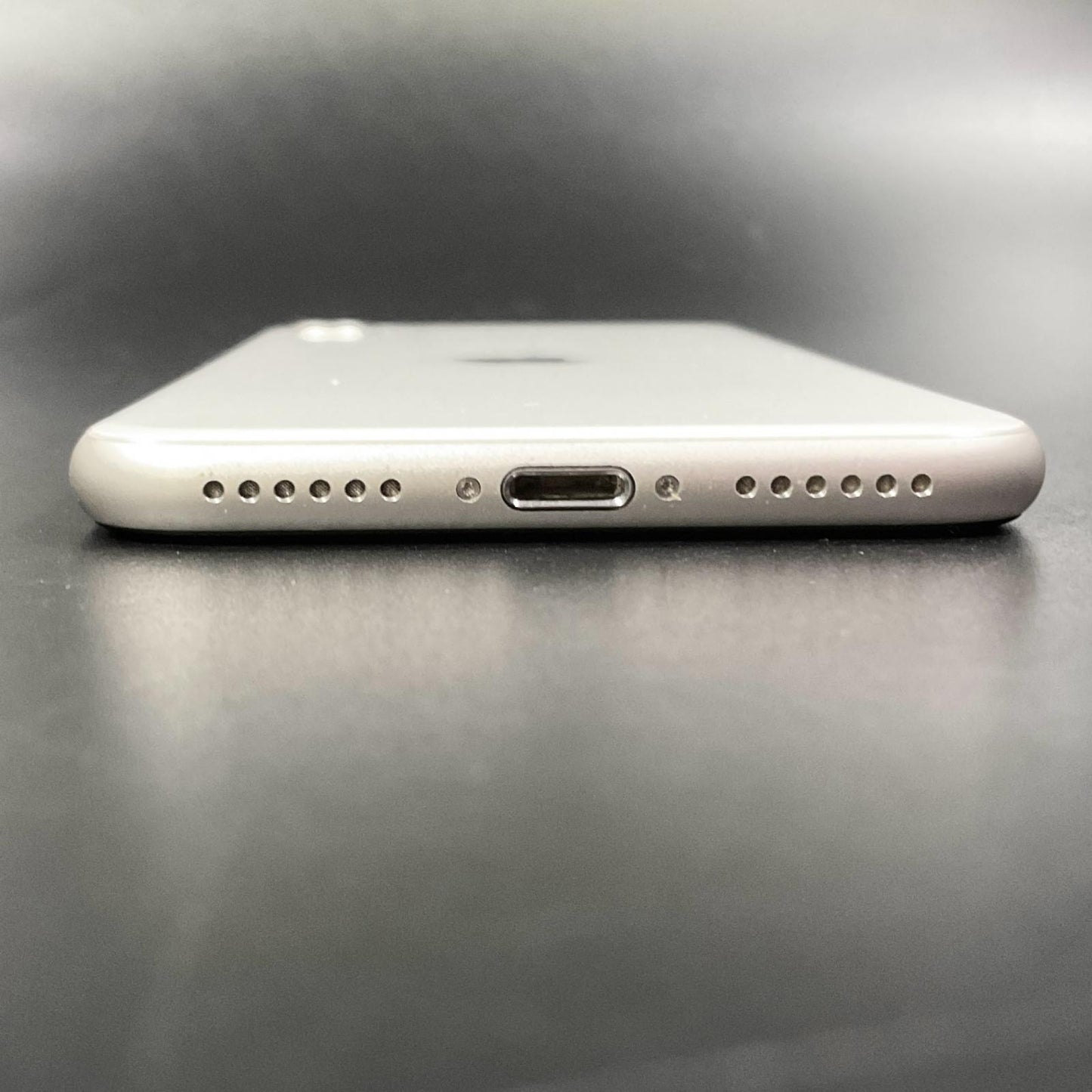 【全額返金保証】【最速発送】Apple iPhone iPhone SE(第3世代) 128GB スターライト au 動作確認済 100%