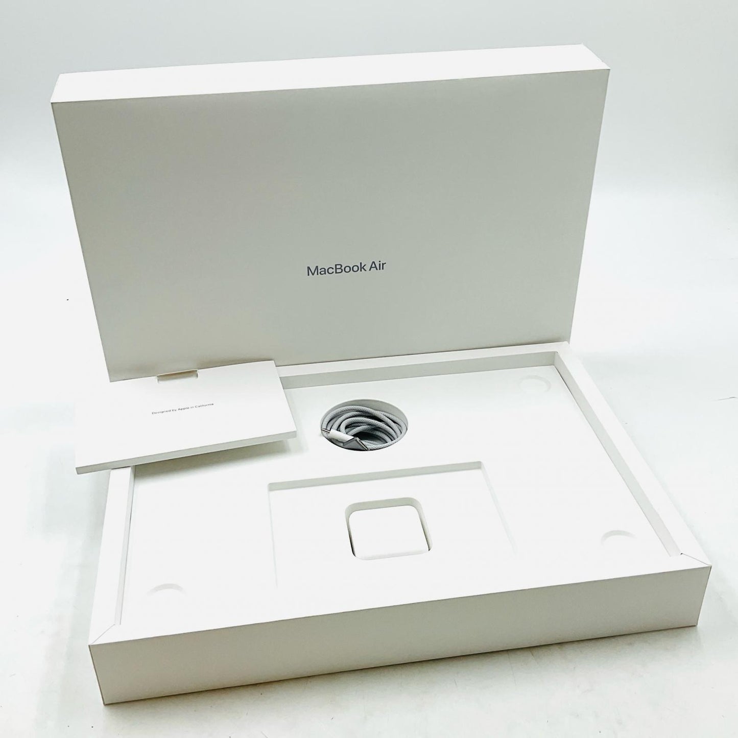 【全額返金保証】【最速発送】Apple MacBook Air 15.3インチ 2024 Apple M3 8GB SSD 256GB スペースグレイ 100% 超美品 動作確認済