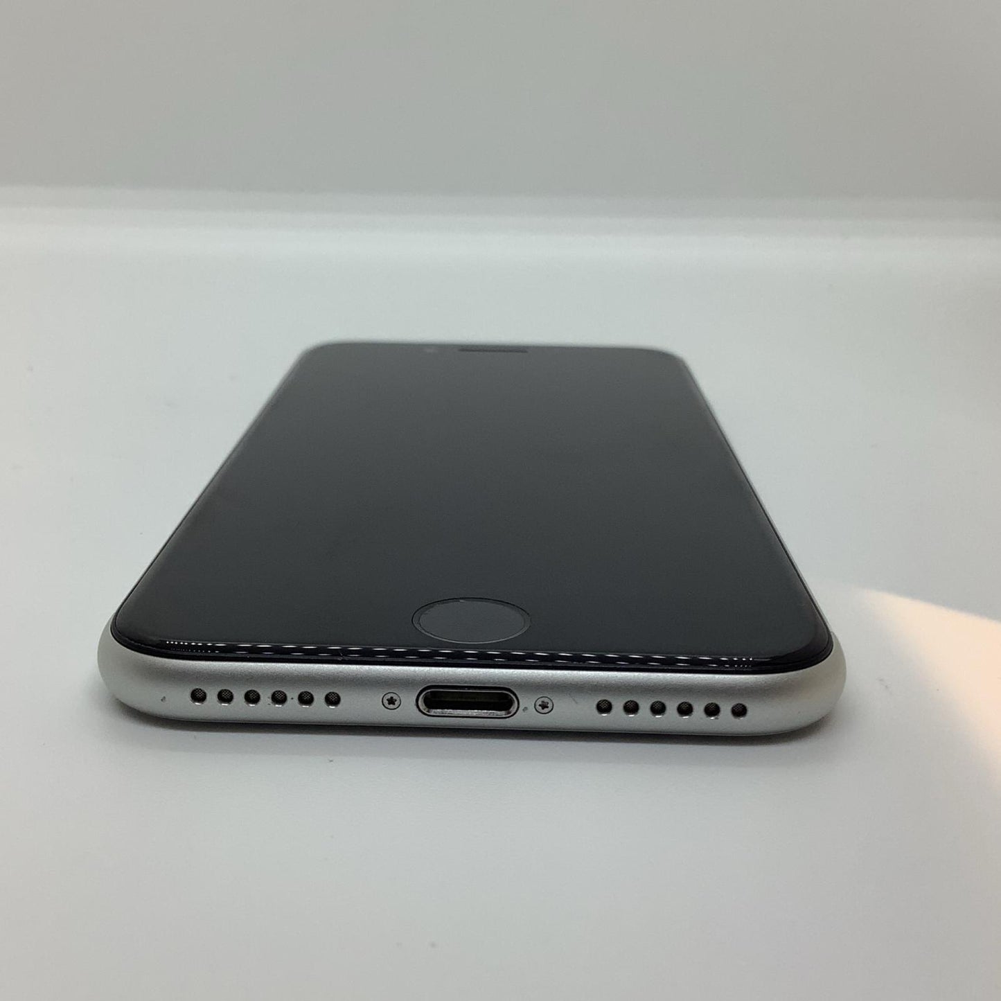 【全額返金保証】【最速発送】Apple iPhone iPhone SE(第2世代) 64GB ホワイト SIMフリー 白ロム 動作確認済 80%