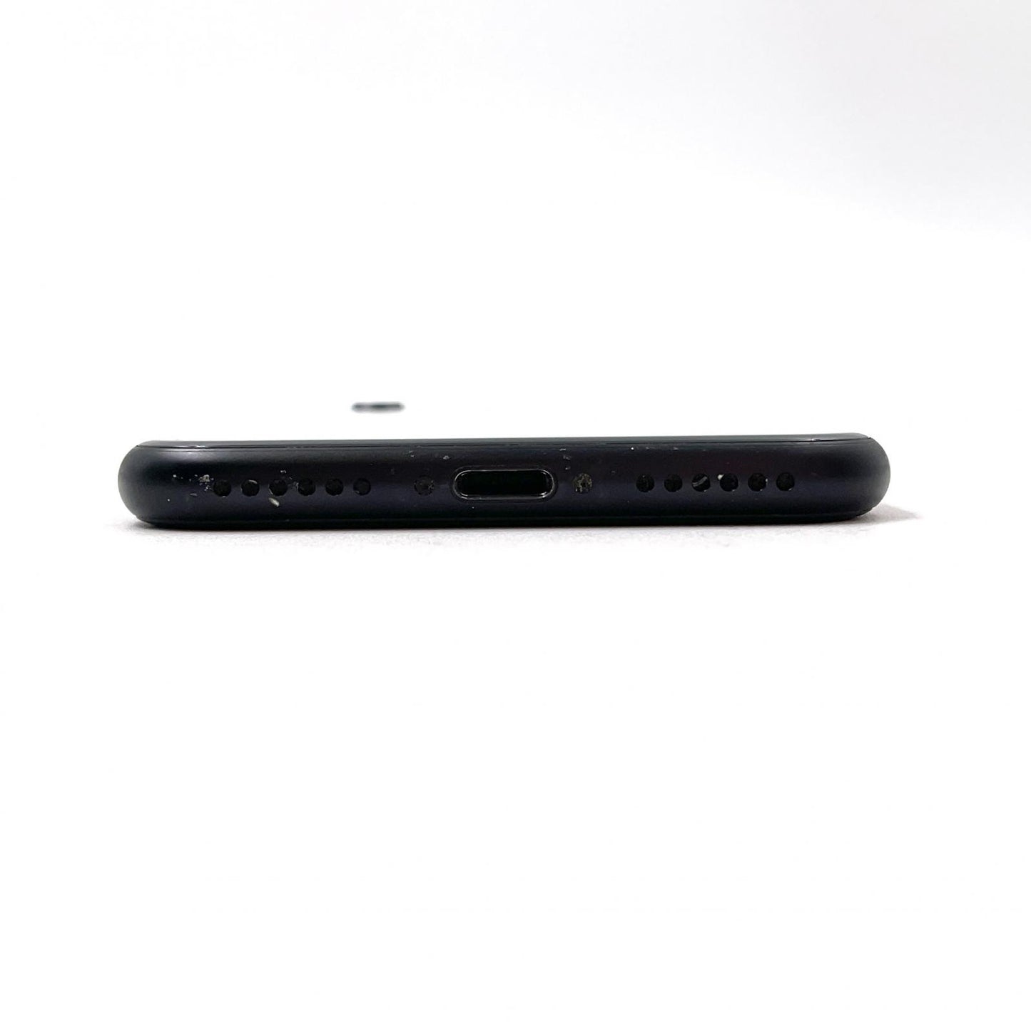 【全額返金保証】【最速発送】Apple iPhone SE(第2世代) 64GB ブラック KDDI 白ロム 動作確認済 74%