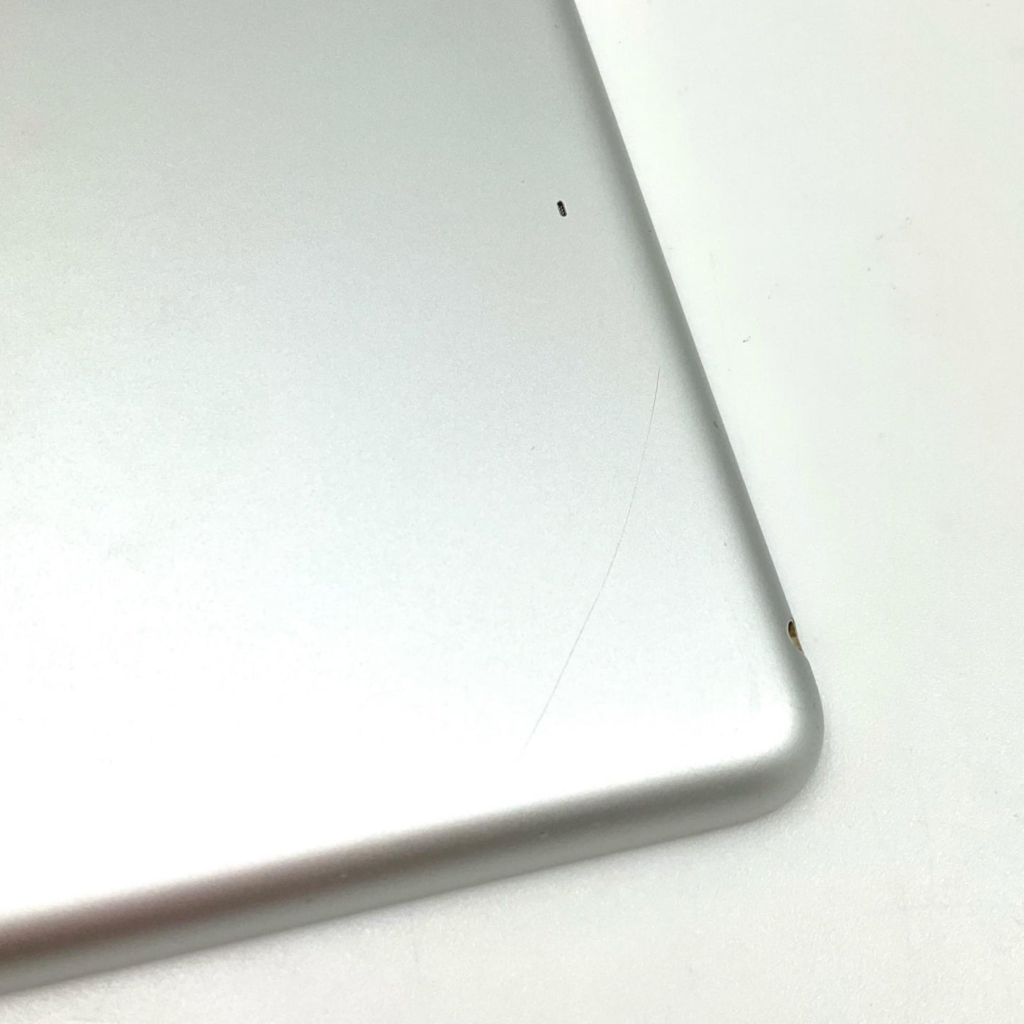 【全額返金保証】【最速発送】Apple iPad mini 7.9インチ 第2世代 16GB シルバー Wi-Fi 動作確認済