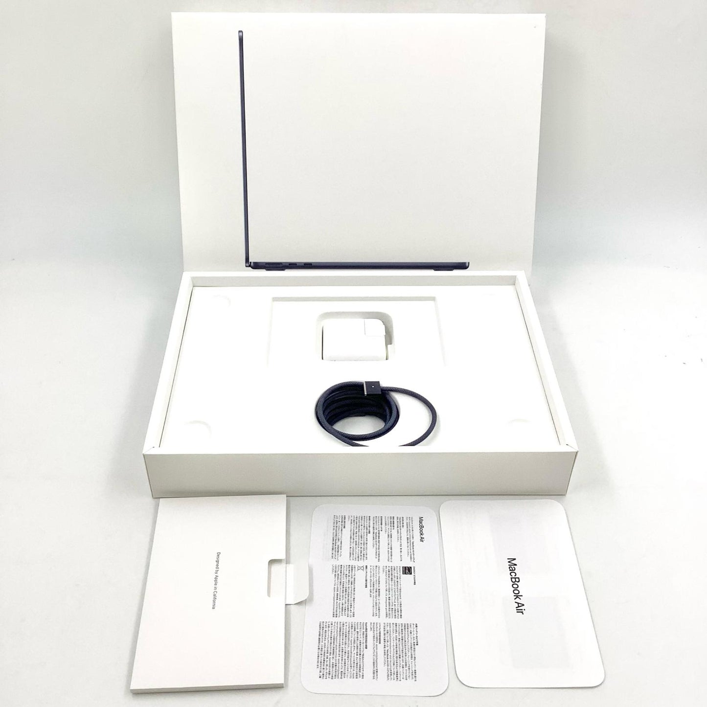 【全額返金保証】【最速発送】Apple MacBook Air 13.6インチ 2025 Apple M4 16GB SSD 256GB ミッドナイト 100% 美品 動作確認済