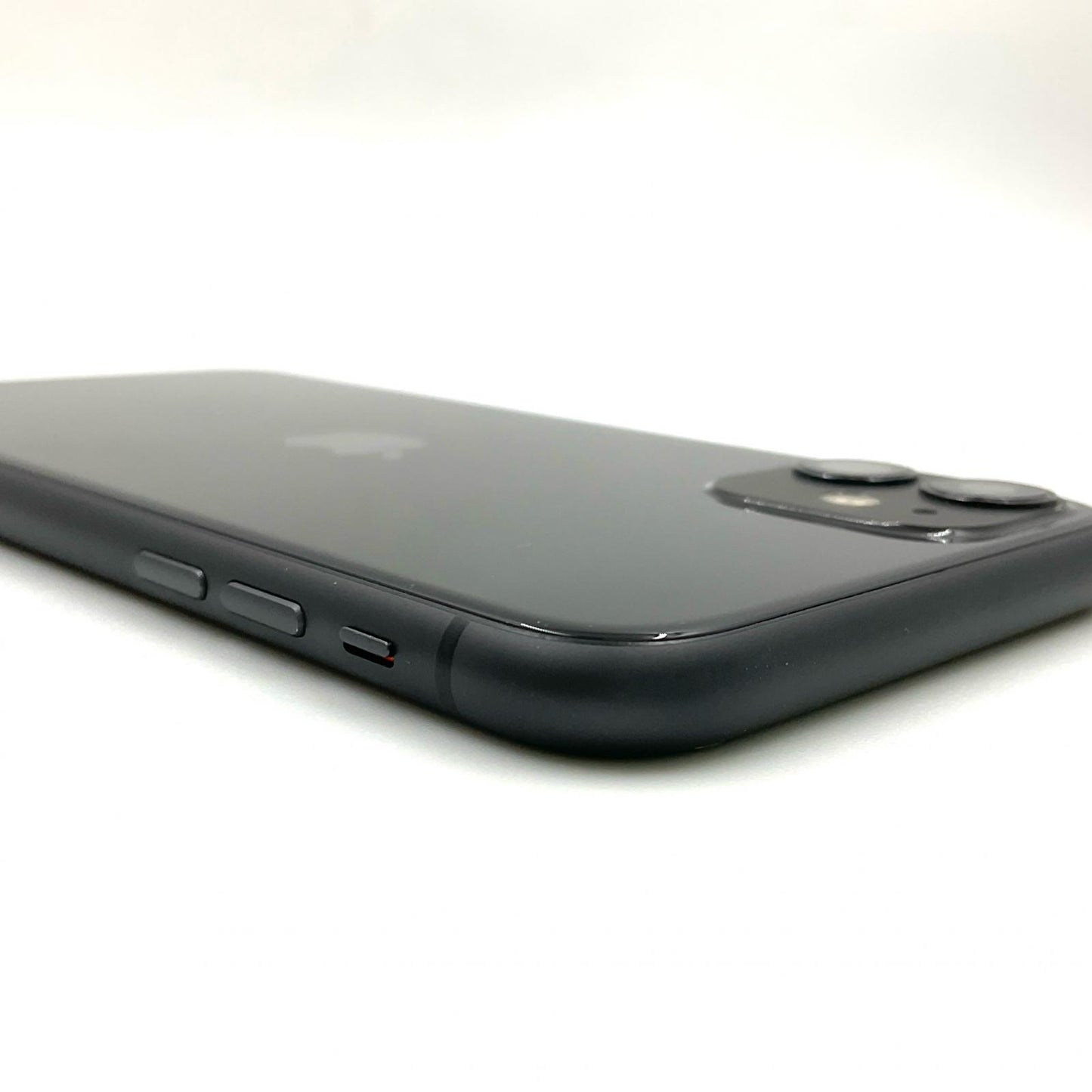 【全額返金保証】【最速発送】Apple iPhone iPhone 11 128GB ブラック docomo SIMフリー 白ロム 動作確認済 77%
