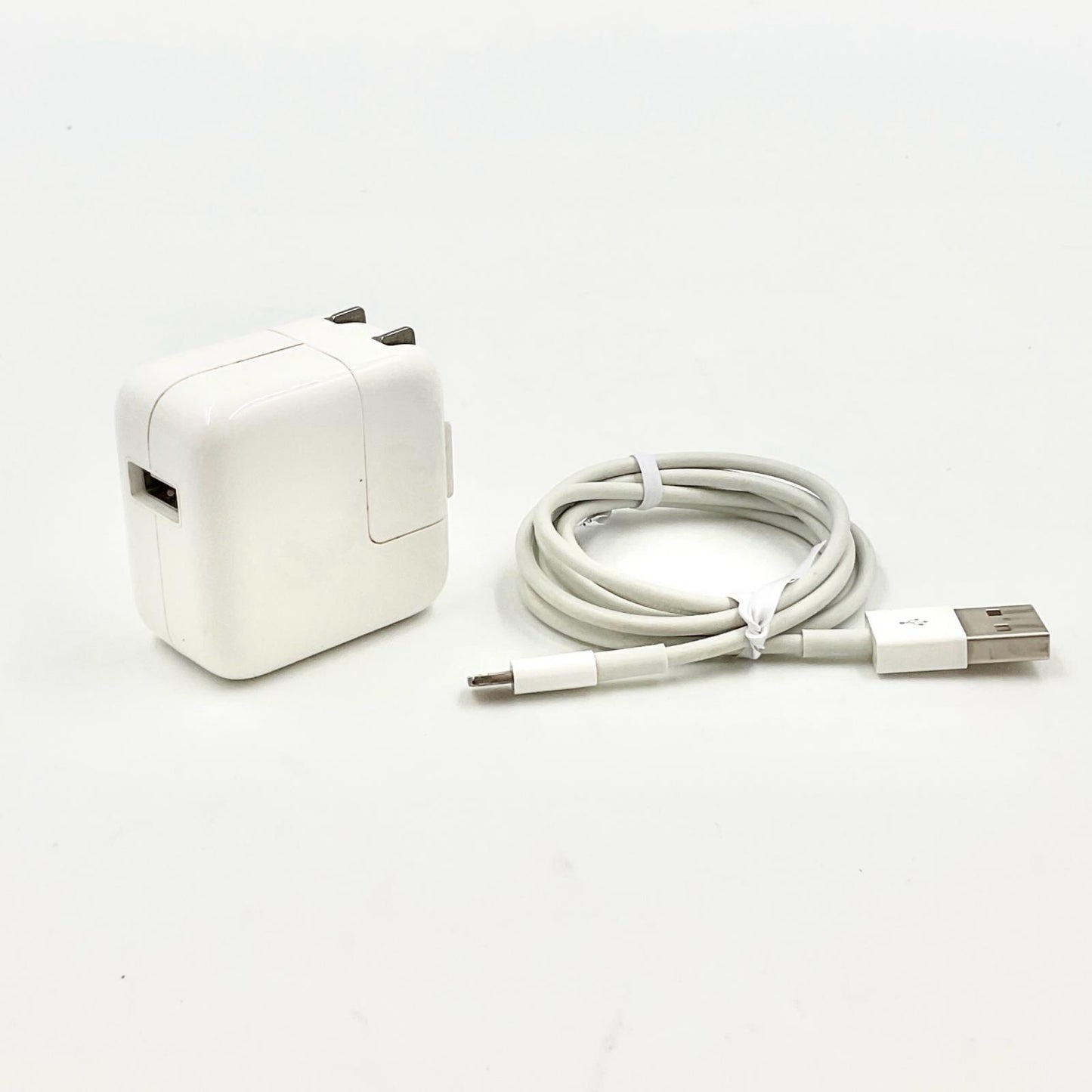 【全額返金保証】【最速発送】Apple iPad iPad 10.2インチ 第7世代 32GB スペースグレイ WiFi+Cellular au 白ロム 動作確認済