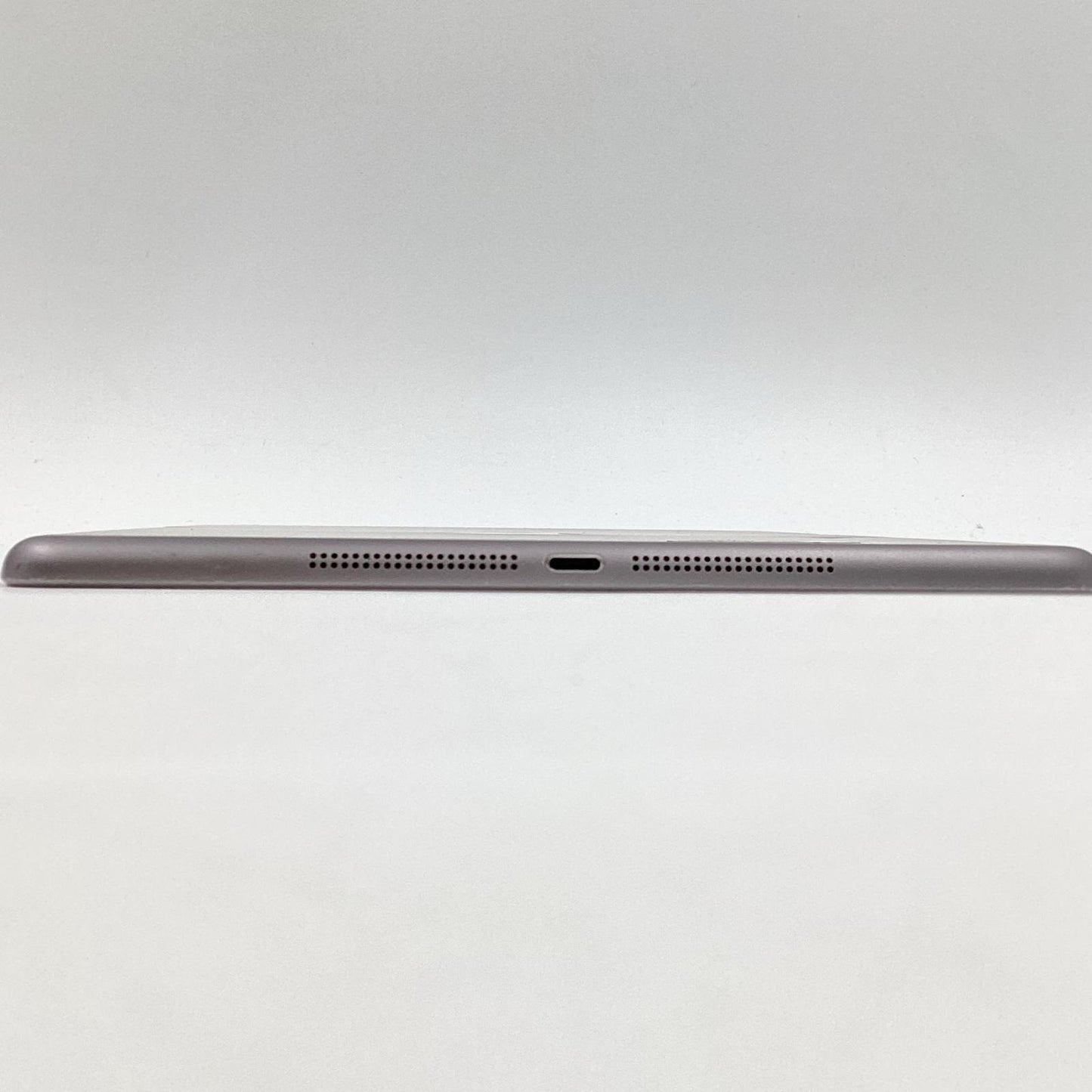 【全額返金保証】【最速発送】Apple iPad iPad Air 9.7インチ 16GB スペースグレイ Wi-Fi 動作確認済