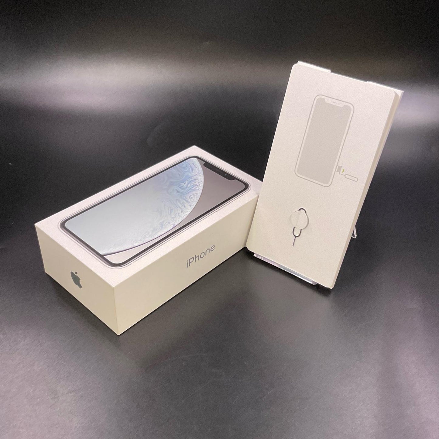 【全額返金保証】【最速発送】Apple iPhone iPhone XR 128GB ホワイト au 白ロム 動作確認済 76%