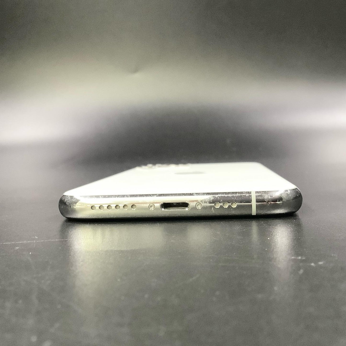 【全額返金保証】【最速発送】Apple iPhone iPhone 11 Pro 256GB シルバー Softbank 白ロム 動作確認済 77%