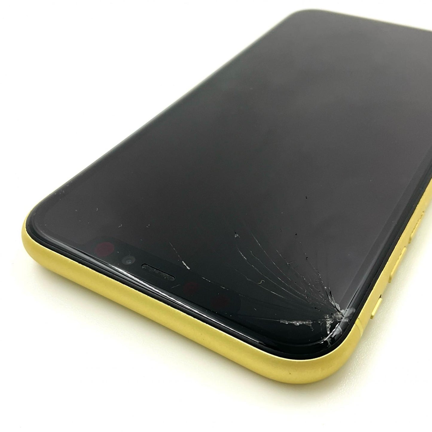 【最速発送】Apple iPhone iPhone 11 128GB イエロー au 白ロム【難有】 73%