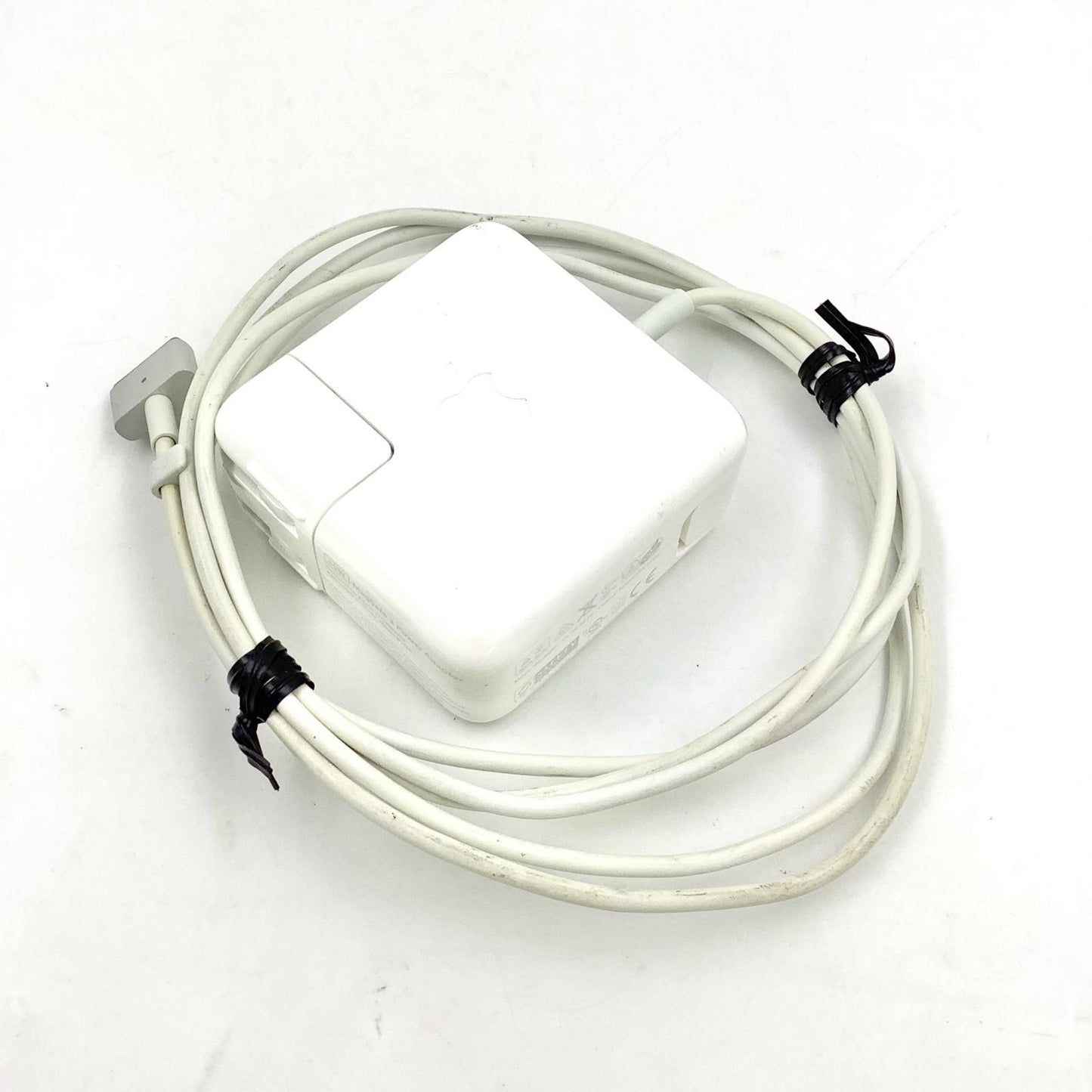 【全額返金保証】【最速発送】Apple MacBook Air 13インチ 2017 Intel Core i5 8GB SSD 256GB シルバー 動作確認済