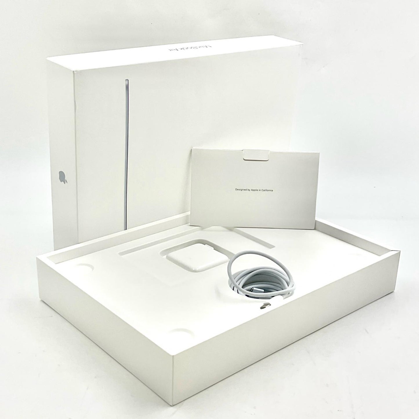 【全額返金保証】【最速発送】Apple MacBook Air 13.6インチ 2025年 Apple M4 16GB SSD 256GB スカイブルー 100% 超美品 動作確認済
