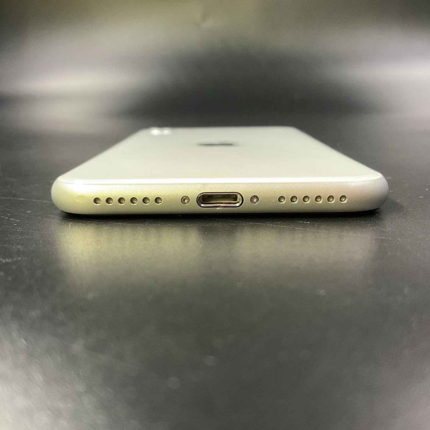 【全額返金保証】【最速発送】Apple iPhone iPhone SE(第2世代) 64GB ホワイト SIMフリー 白ロム 動作確認済 76%