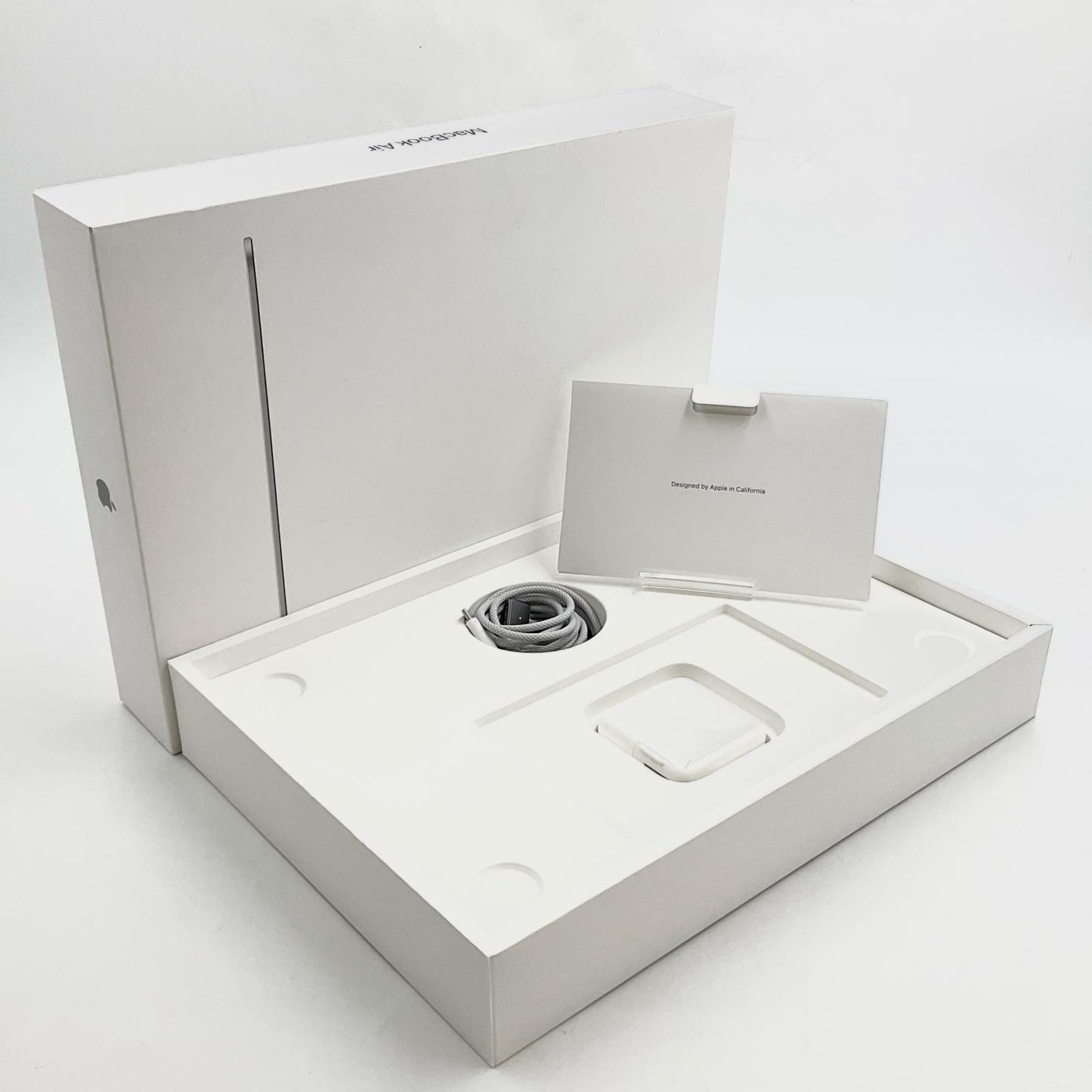 【全額返金保証】【最速発送】Apple MacBook Air 13.6インチ 2024 Apple M3 8GB SSD 256GB スペースグレイ 100% 超美品 動作確認済
